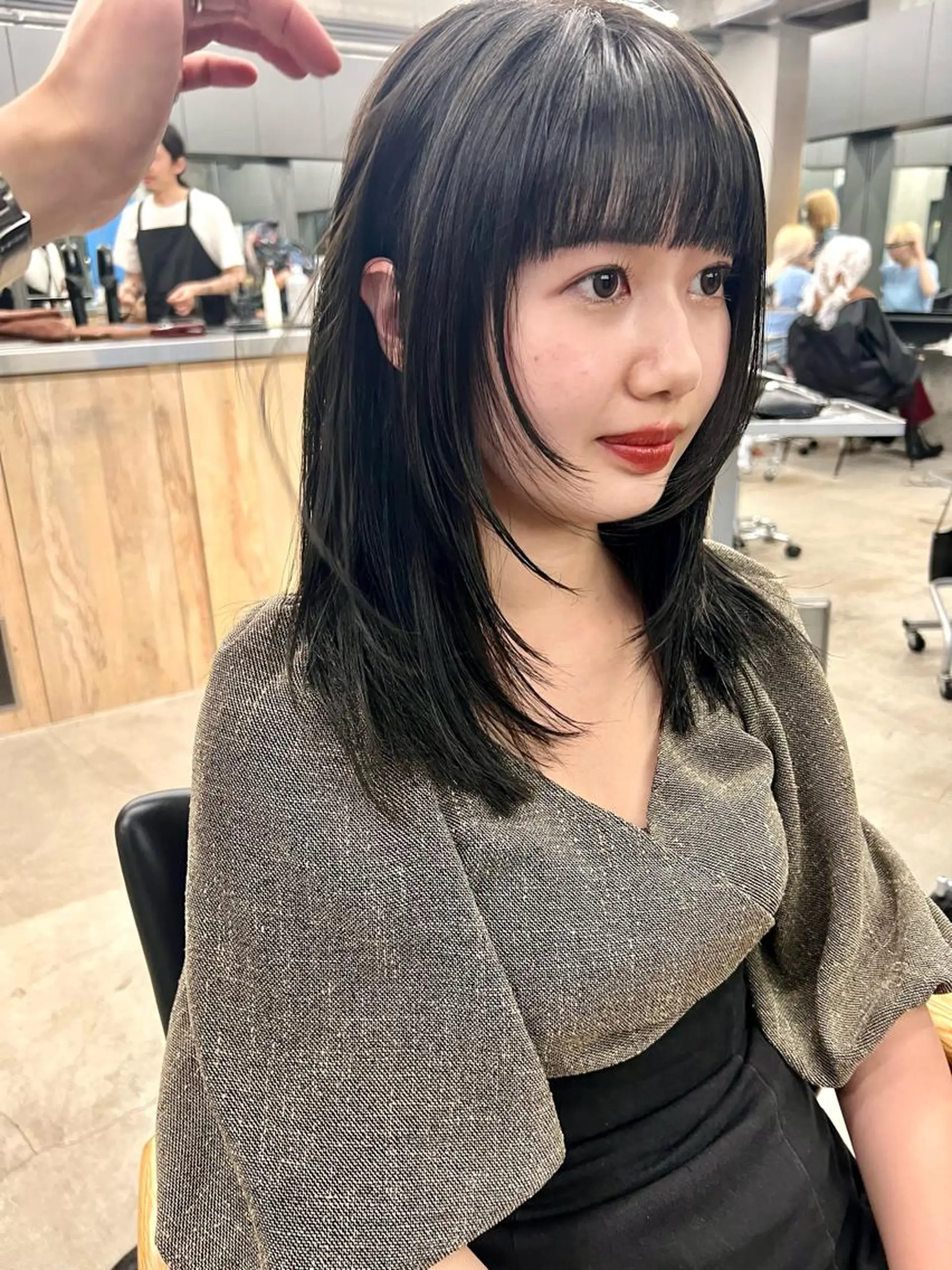 ミディアム 顔周りカット レイヤーカット sakoda shunkiのヘアスタイル