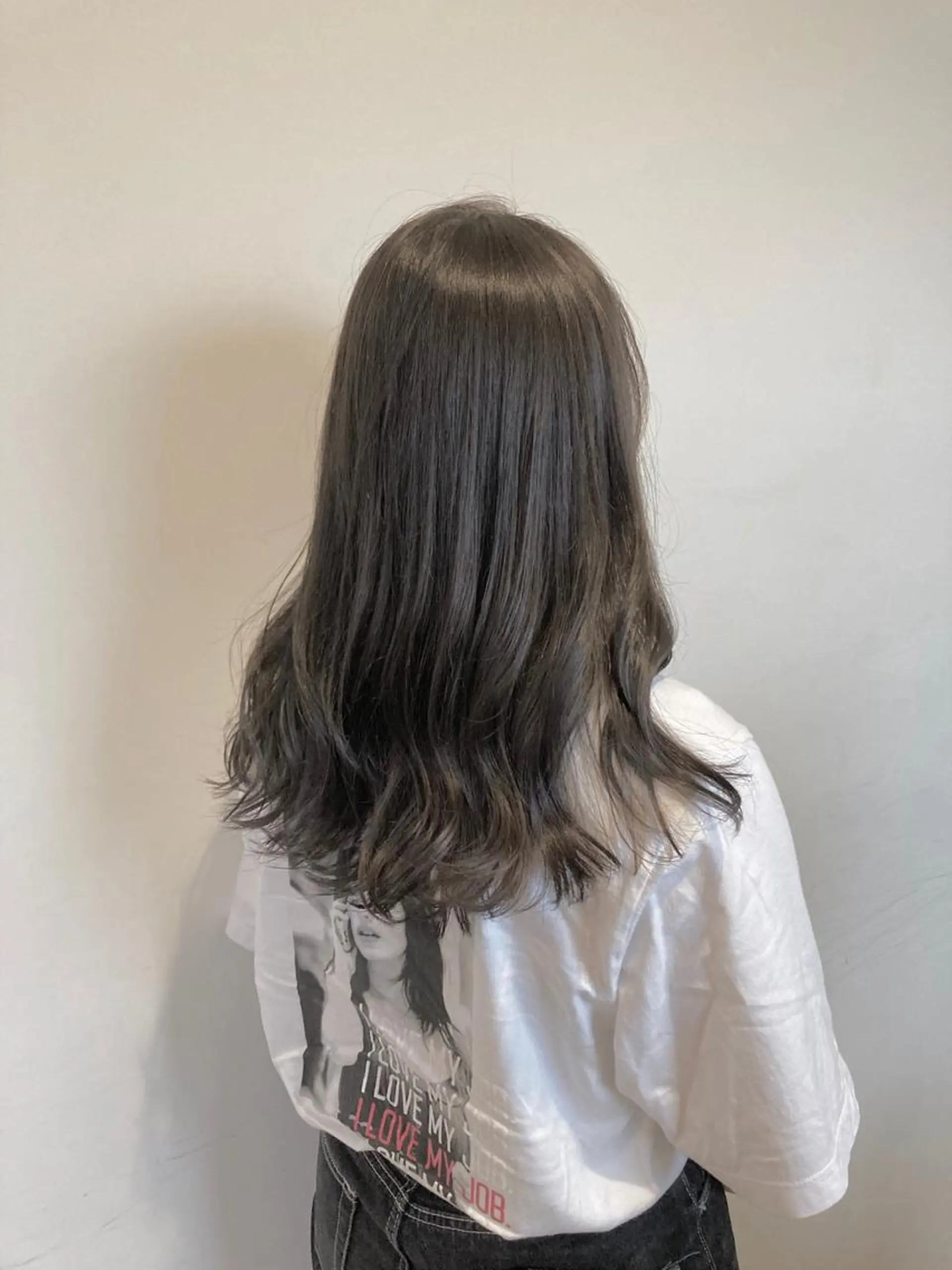セミロング カット ヘアカラー 梅山 美侑のヘアスタイル