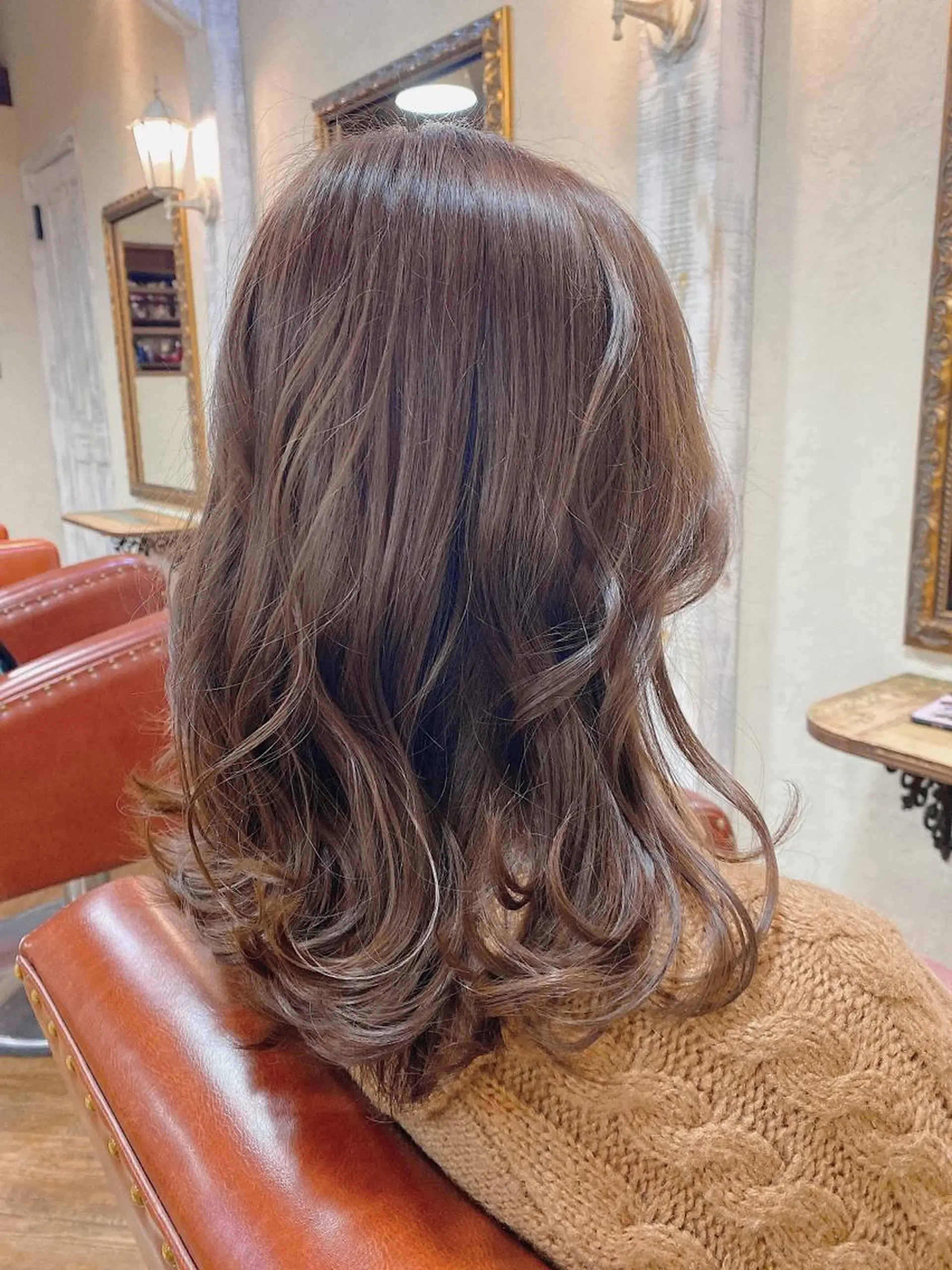 ミディアム カラー アッシュ ベージュカラー ヘアカラー トリートメント ▷SAN   KAKU所属・長岡 俊樹のヘアスタイル