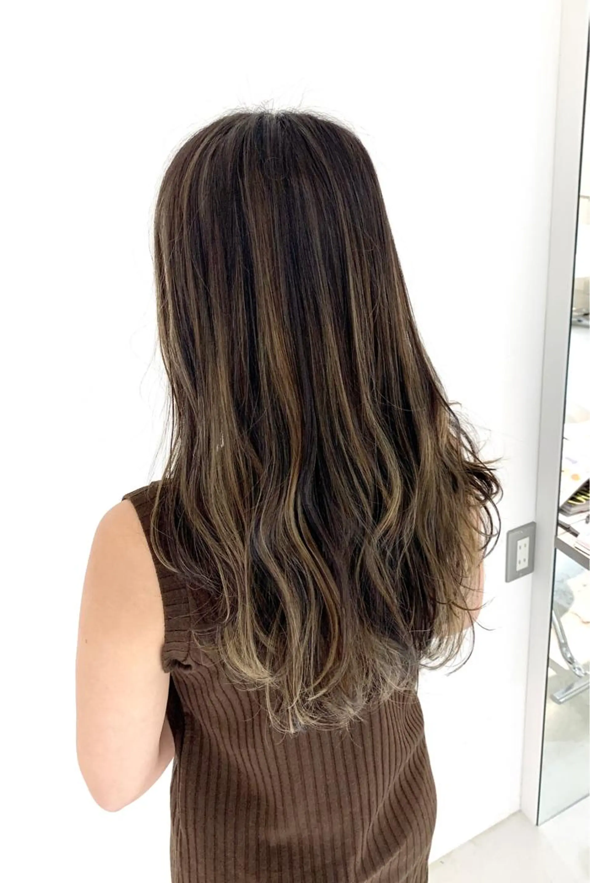 セミロング カラー パーマ ハイライトカラー ハイライト ヘアカラー トリートメント ✨髪のソムリエ✨ 岩川和生（店長）🦄のヘアスタイル