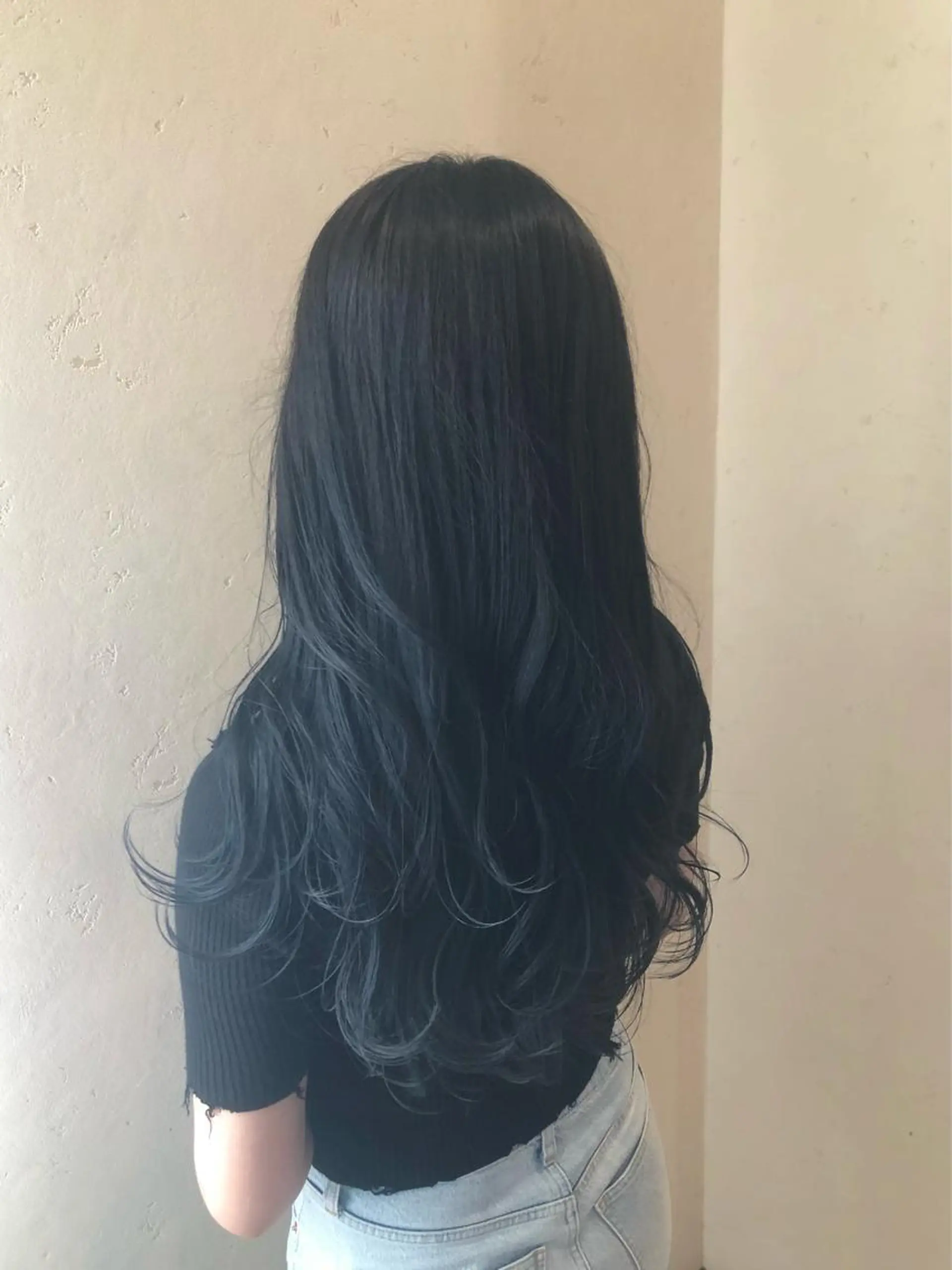 セミロング カラー 黒髪 ブルーカラー ブルーブラック 透け感カラー🫧 加納トモヒロのヘアスタイル