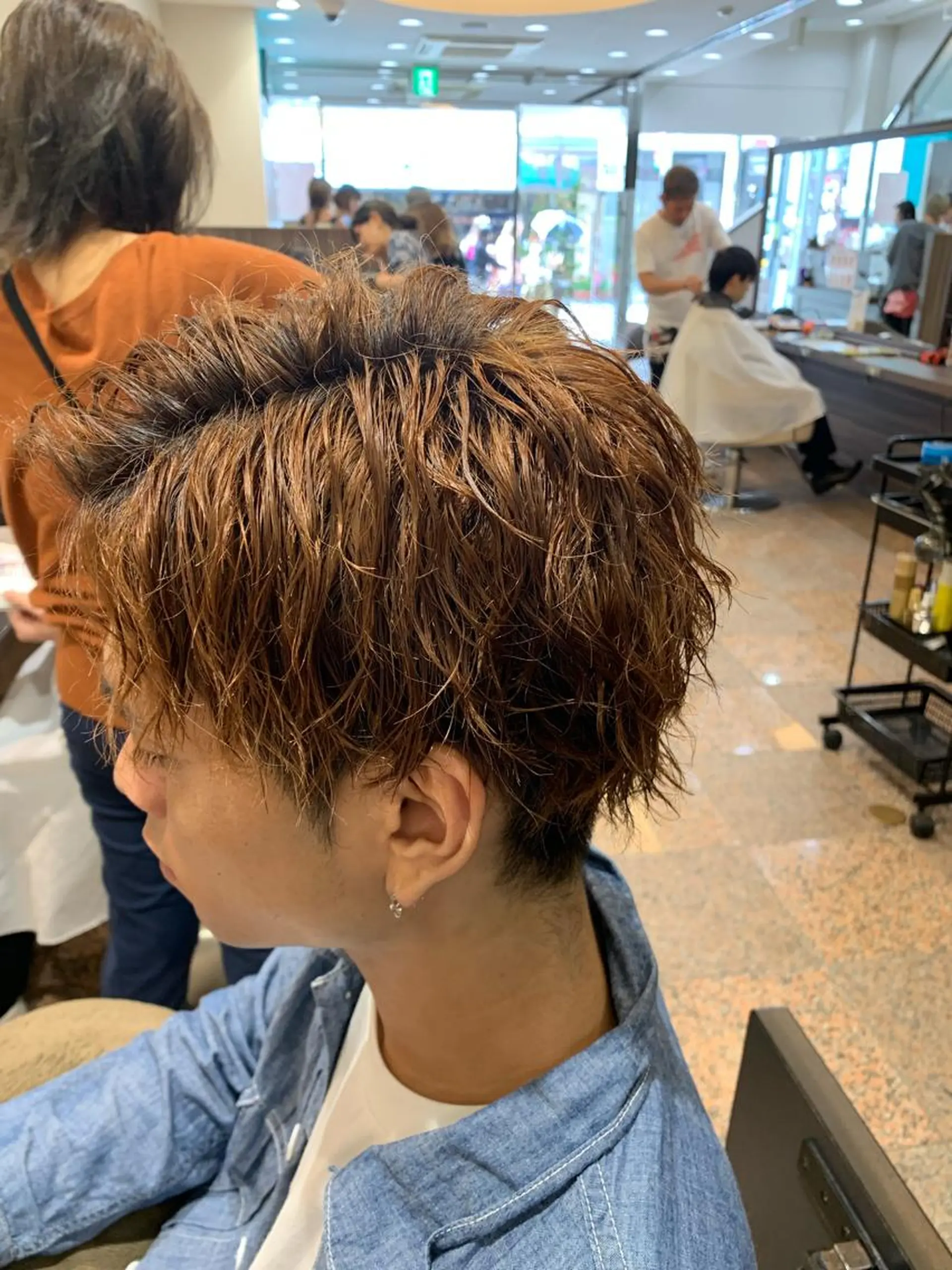 ミディアム パーマ メンズ IwAsh中山所属・✂︎中山ブリーチ・ パーマ✂︎露木智也のヘアスタイル