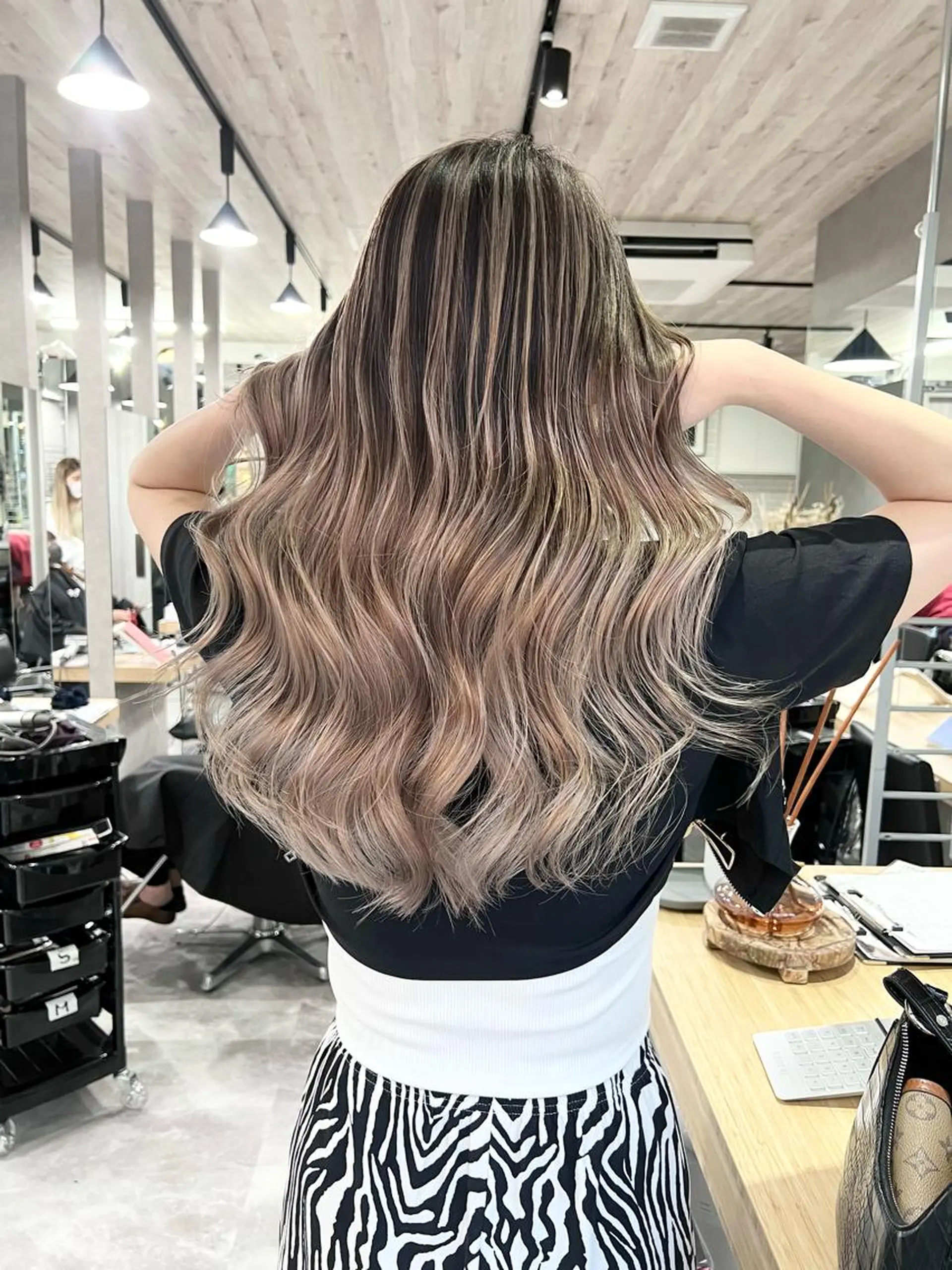 ロング レイヤーカット REDEAL SHIBUYA所属・maya/レイヤー カット/ミインパーマのヘアスタイル