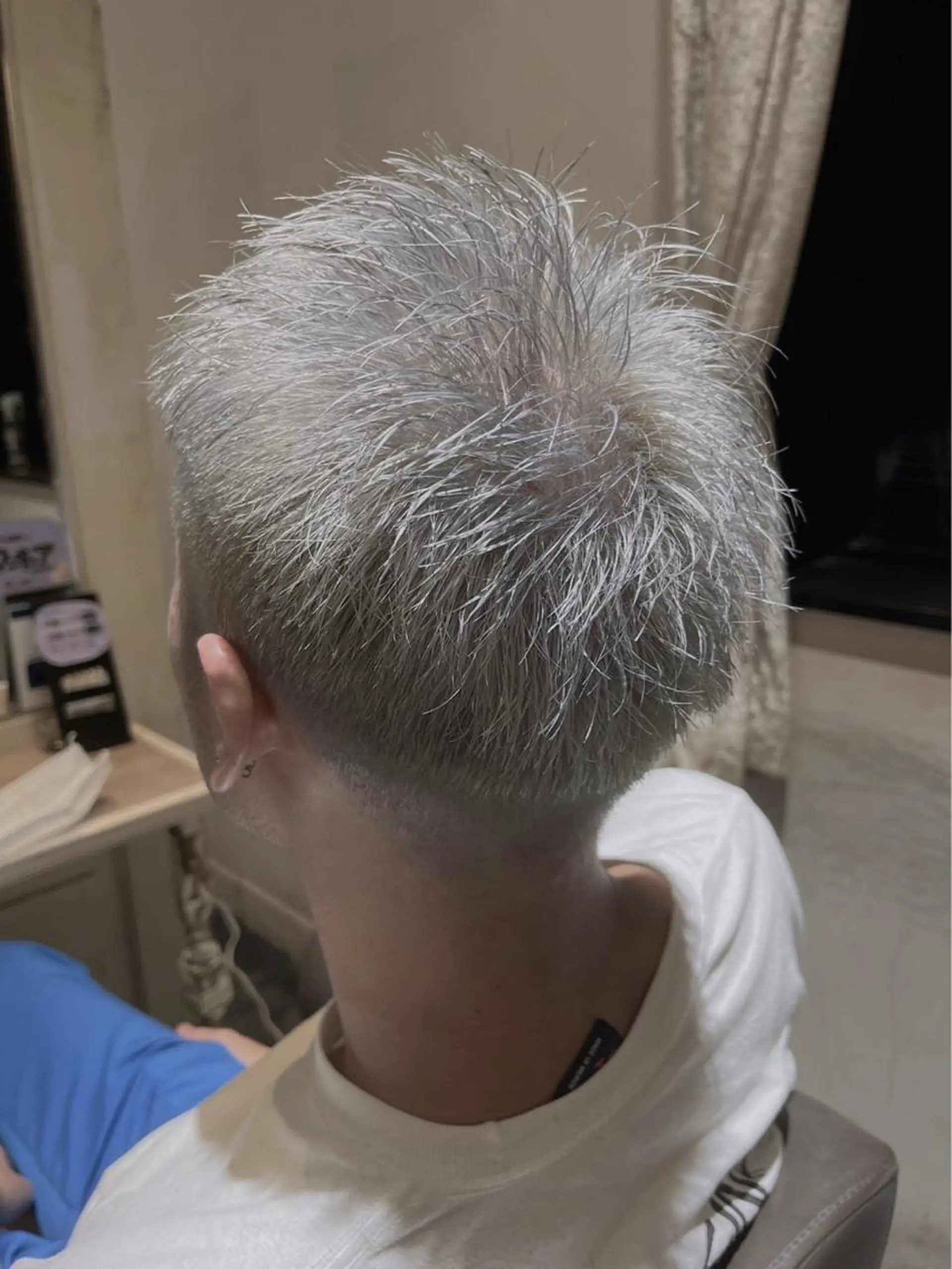 ショート カット ヘアカラー 道下 颯人のヘアスタイル
