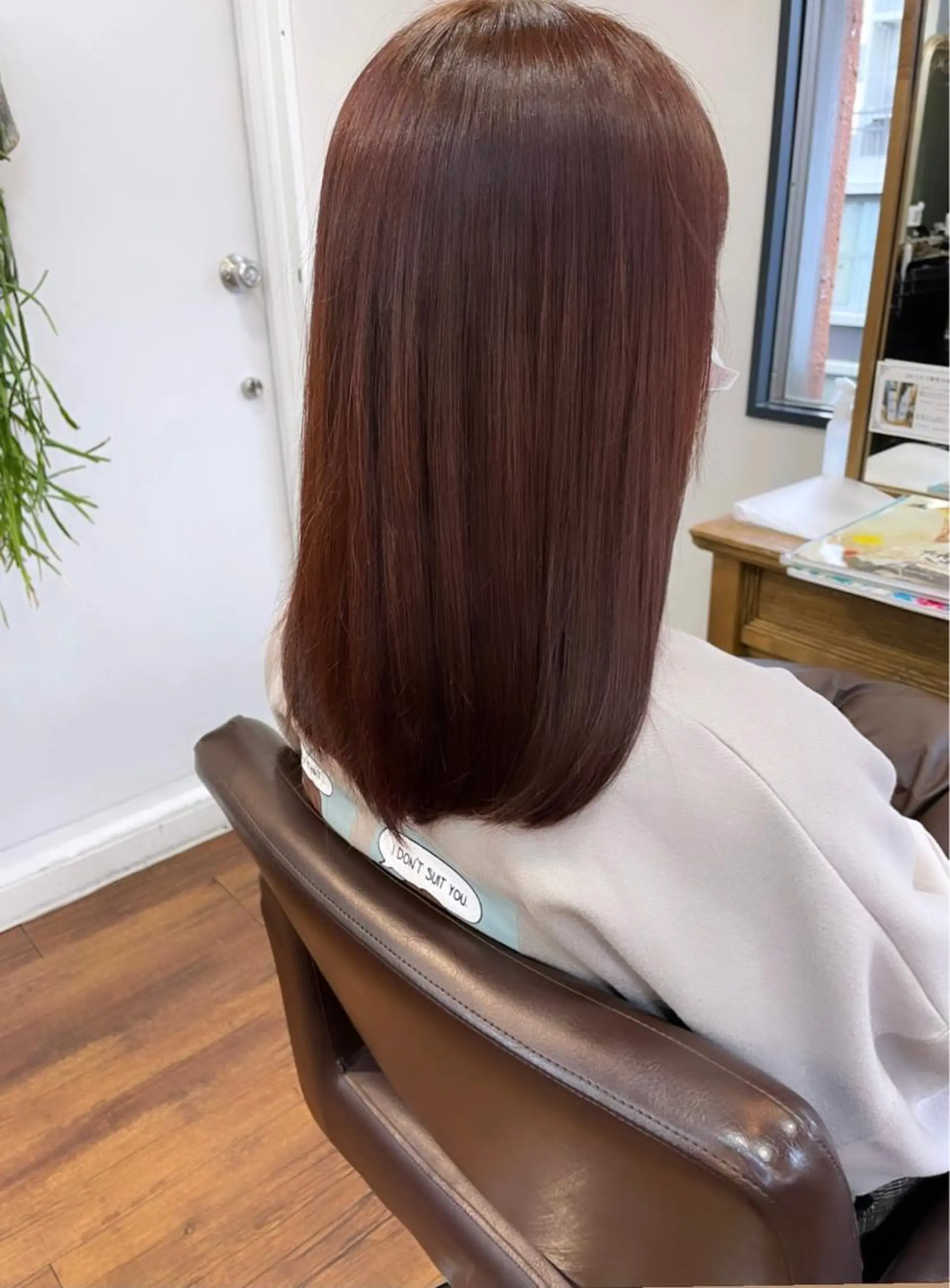 ミディアム レイヤーカット、 大人可愛い　中村美羅のヘアスタイル