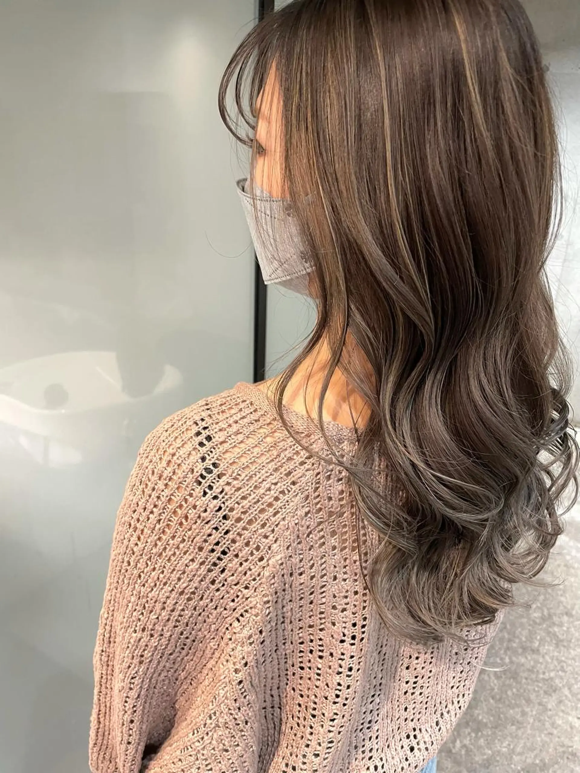 セミロング カラー ヘアカラー ハイライトが 得意なニキです😊のヘアスタイル