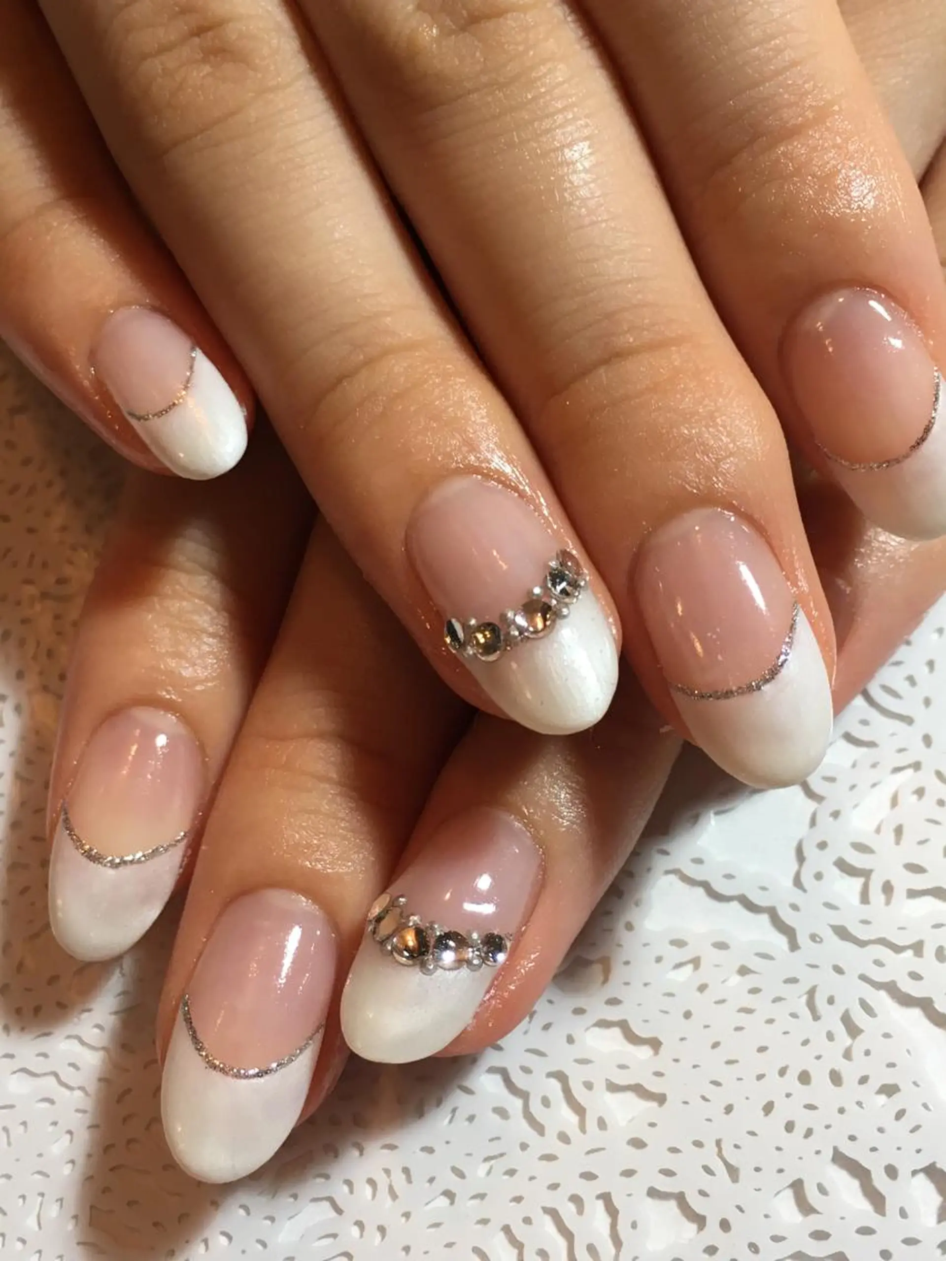 ネイル フレンチネイル ストーンネイル 古川 里美のネイルデザイン