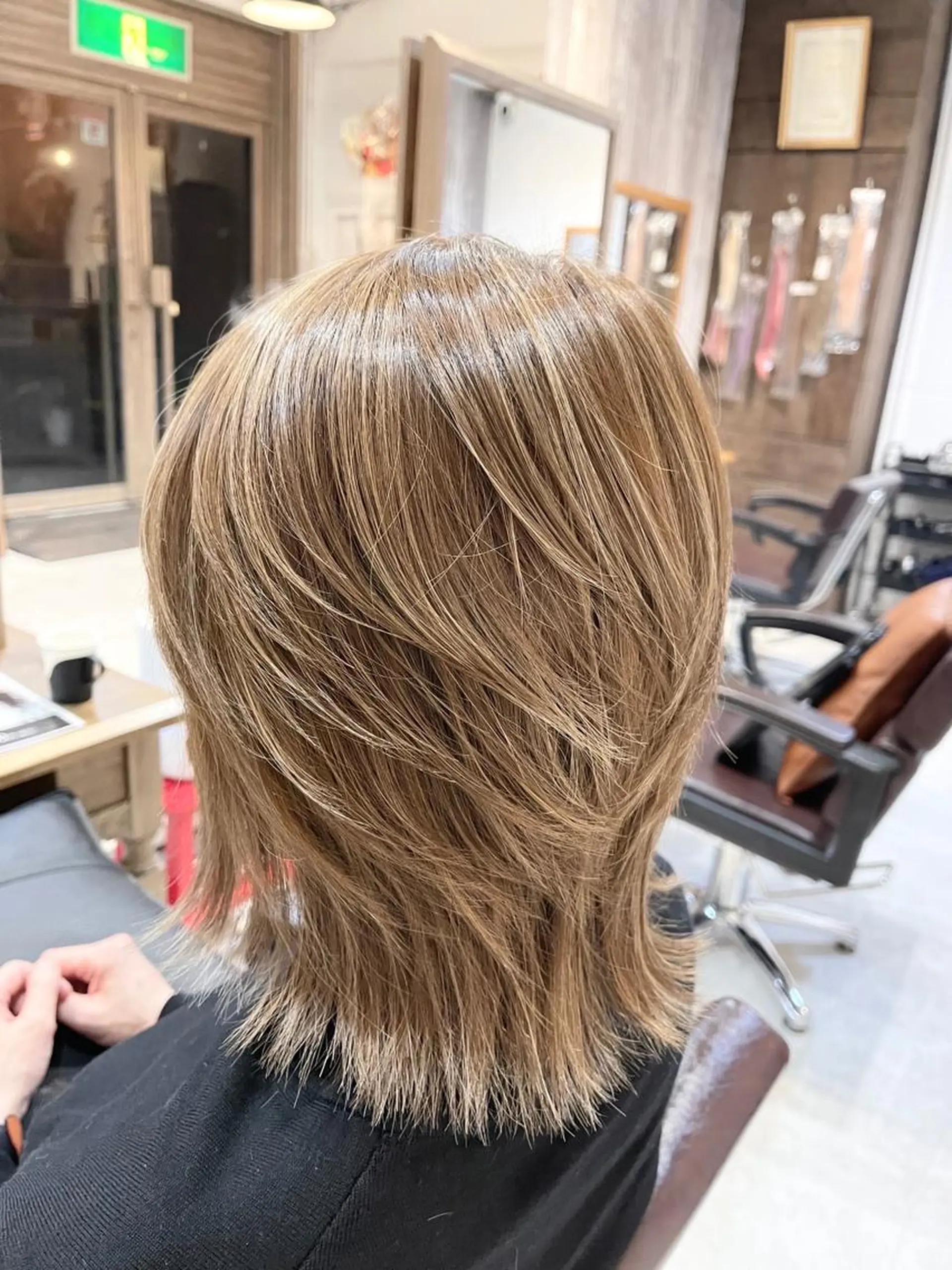 ミディアム カラー アディクシーカラー ベージュカラー ブリーチ ケアブリーチ ハイライトカラー i  plus＋所属・髪質改善で 憧れの潤艶美髪にのヘアスタイル