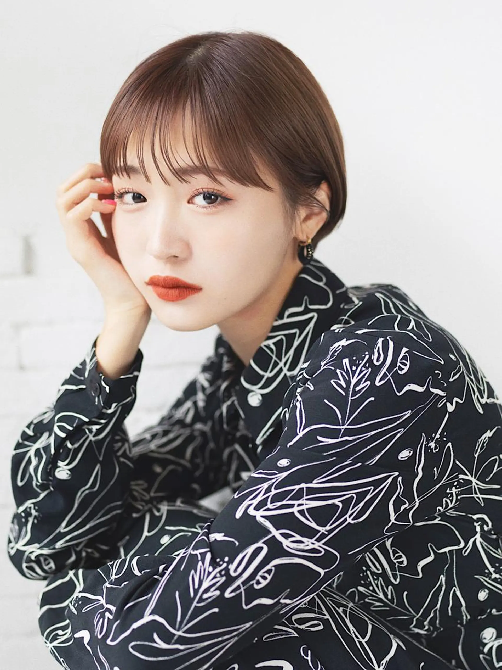 ショート 切りっぱなしボブ ショートボブ ボブ ハイライト シースルーバング バレイヤージュ茅ヶ崎 オオタ カズキのヘアスタイル