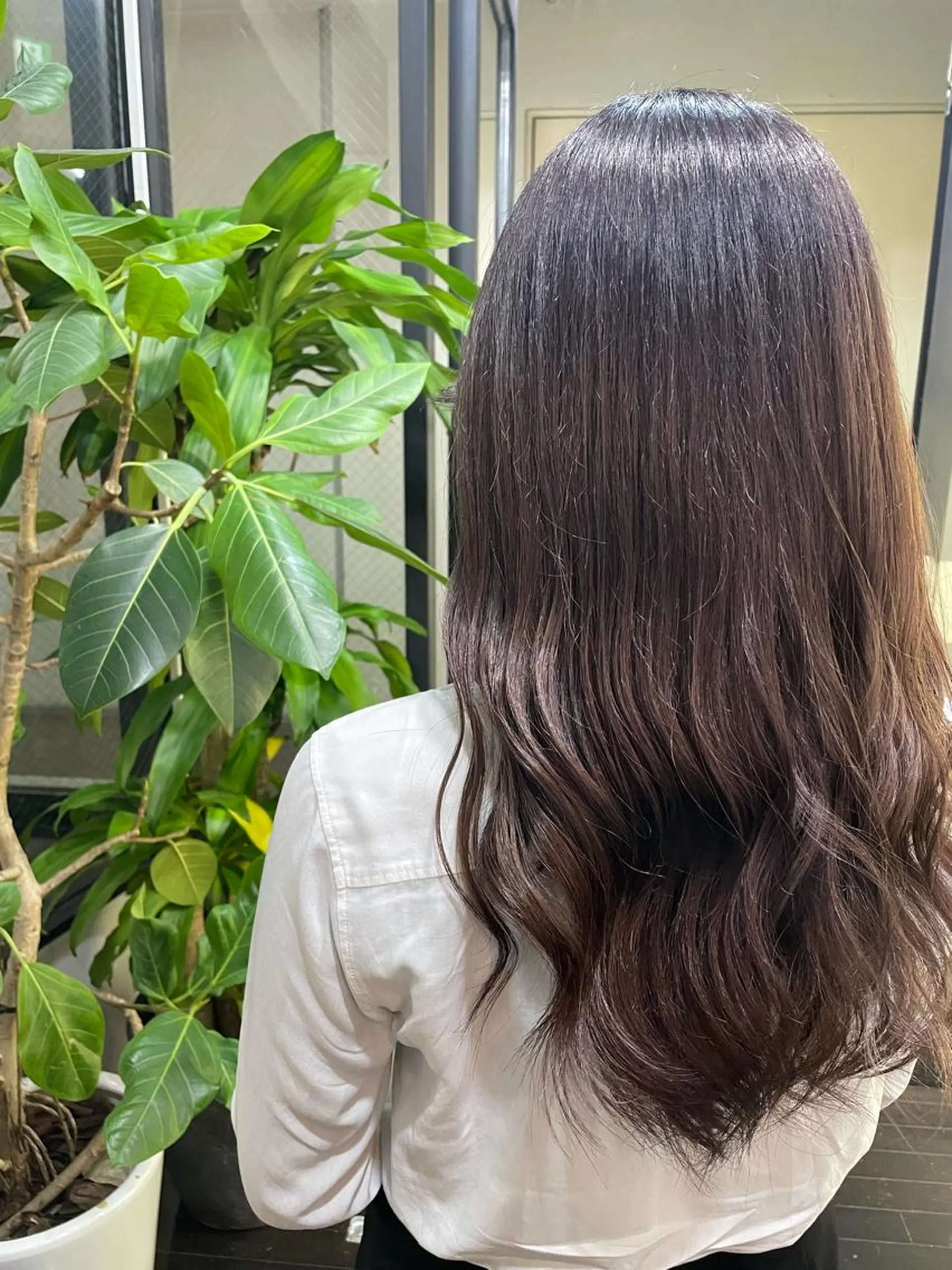 セミロング ラベンダーブラウン クスカワ ノリエのヘアスタイル
