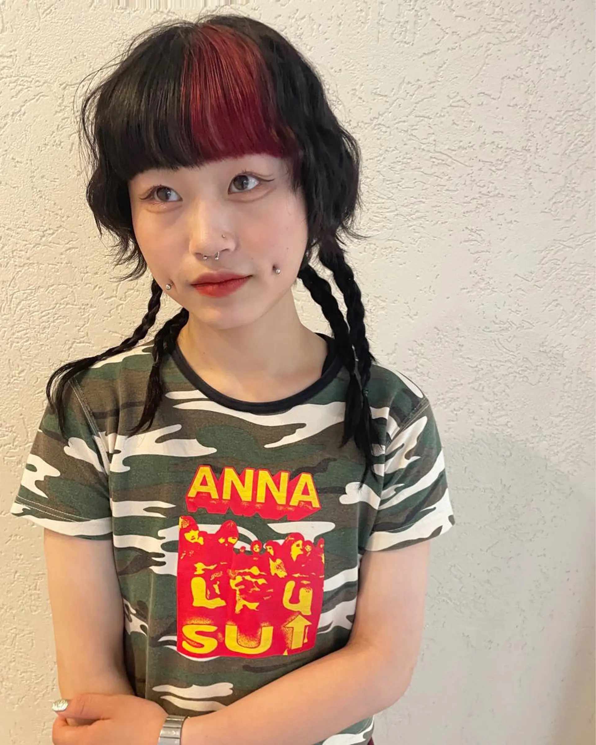 ミディアム カラー ミストバング ブリーチ ブラウンカラー デザインカラー ダブルカラー ヘアカラー トリートメント MIU/ルーツカラー ボブ/顔周りレイヤーのヘアスタイル
