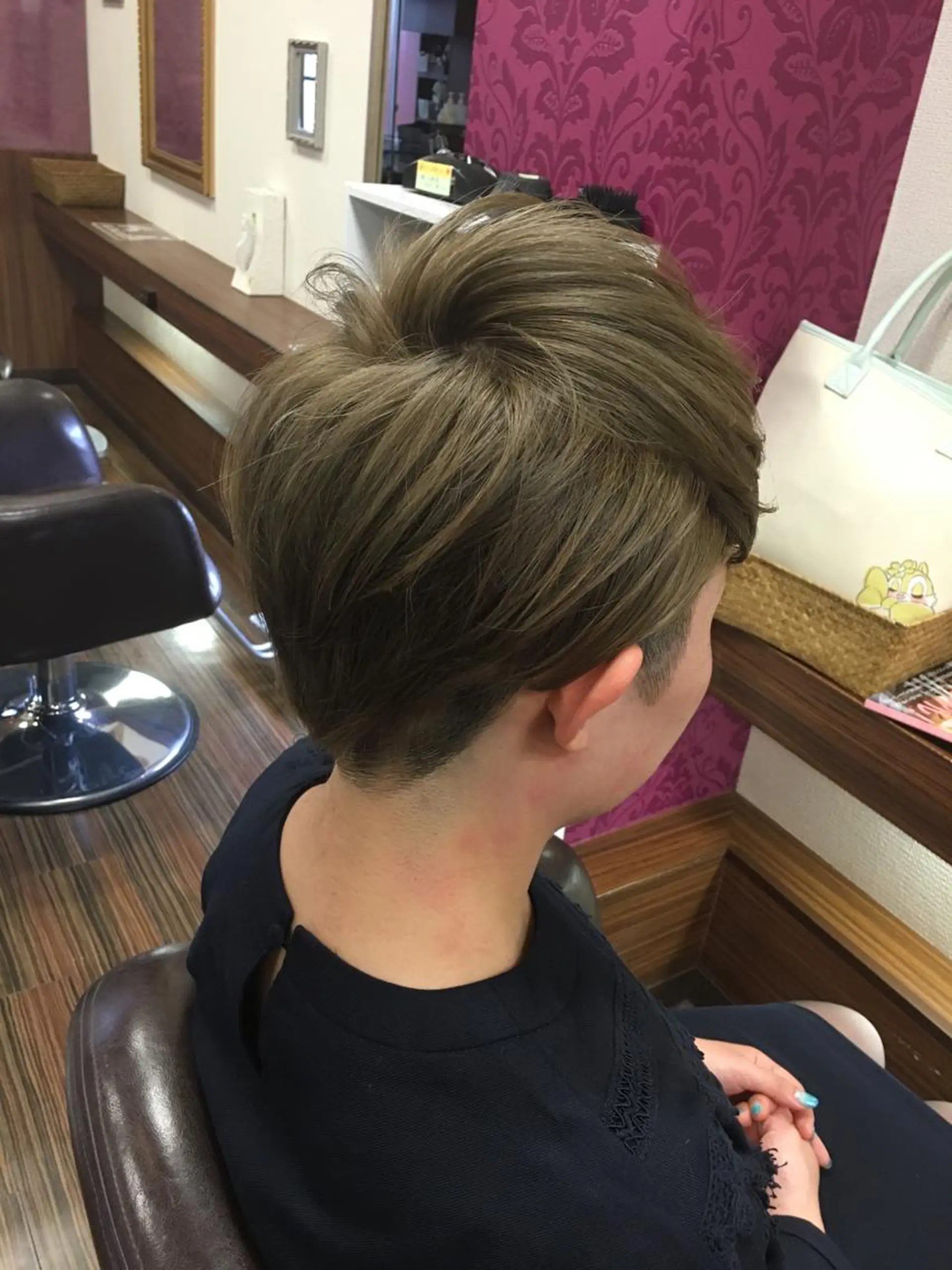ショート ミディアム セミロング ロング カラー ショートレイヤー ダブルカラー レイヤーカット ショートヘア 吉本 yoshimotoのヘアスタイル