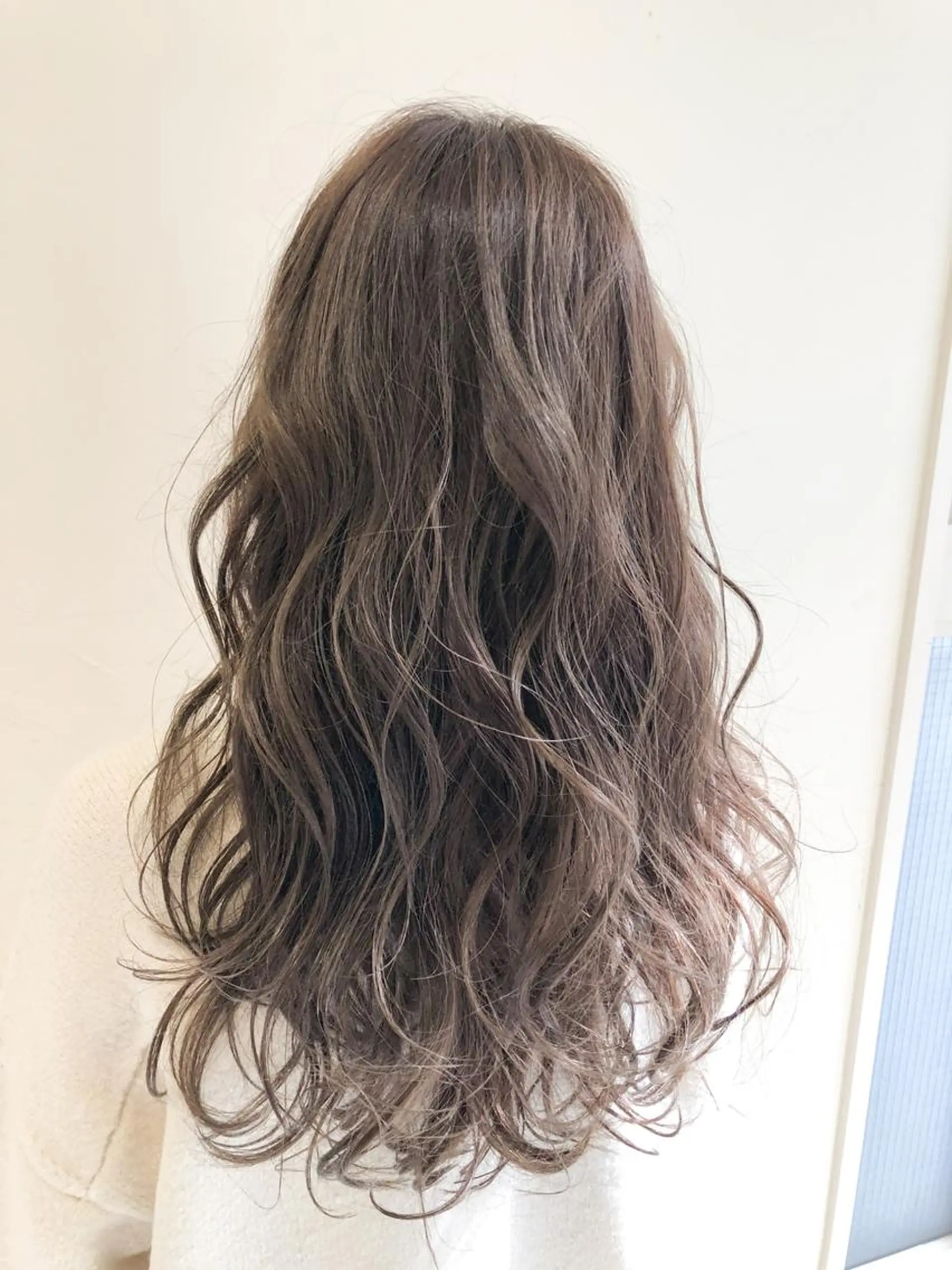 ロング カラー アッシュ 透明感カラー ラベンダーカラー ラベンダーアッシュ カット ヘアカラー トリートメント WONK. ウォンク 心斎橋のヘアスタイル