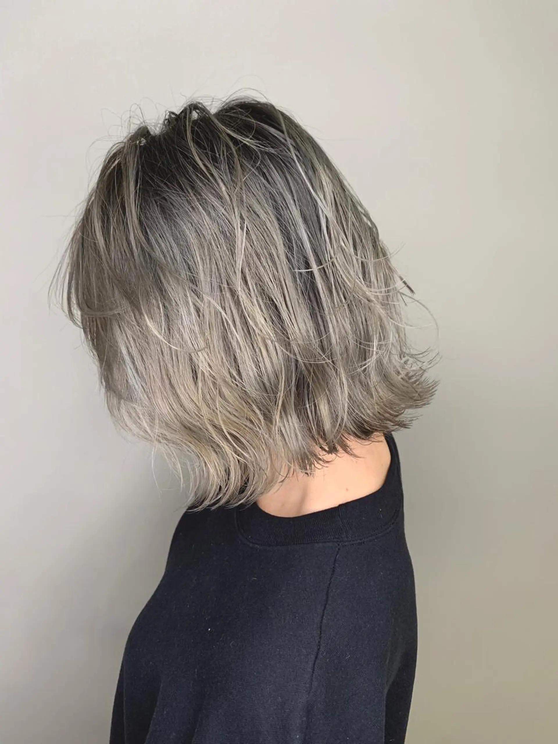 ミディアム ROBBY HIMERIのヘアスタイル