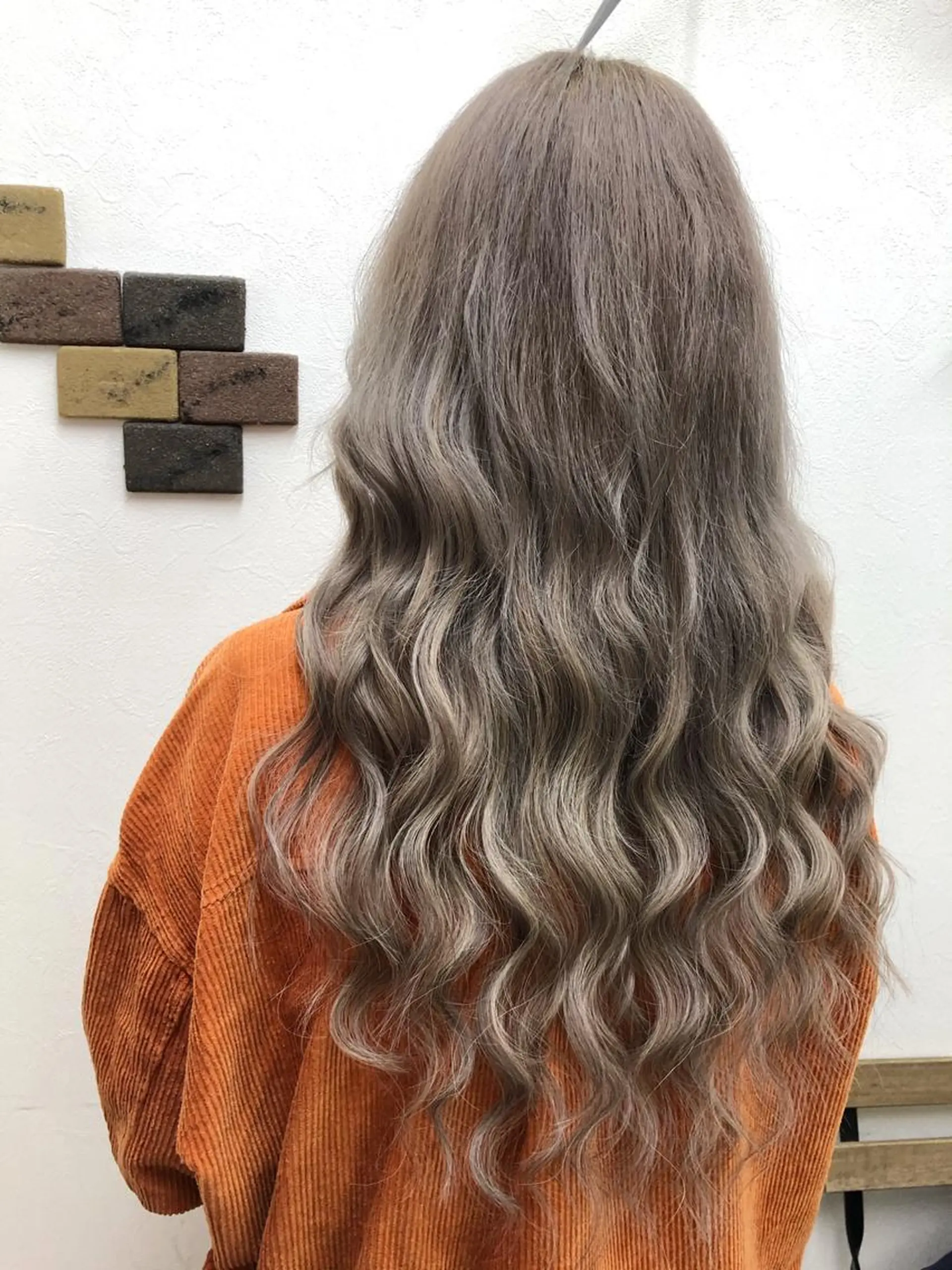 セミロング アッシュ ヘアカラー エクステ 池袋🧡ダブルカラー /馴染ませエクステのヘアスタイル