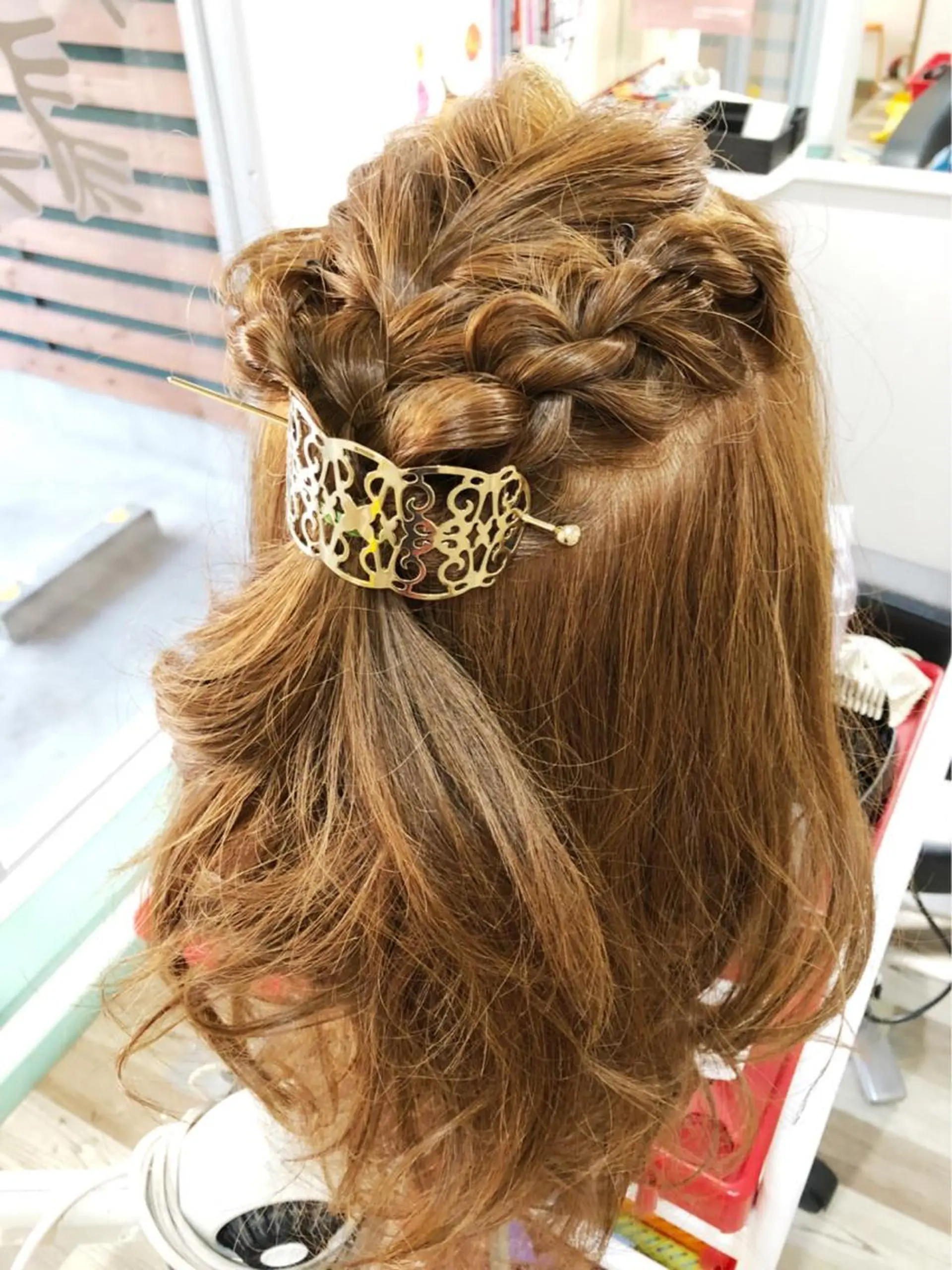 ミディアム ヘアアレンジ ハーフアップ ヘアセット 石野 智華のヘアスタイル