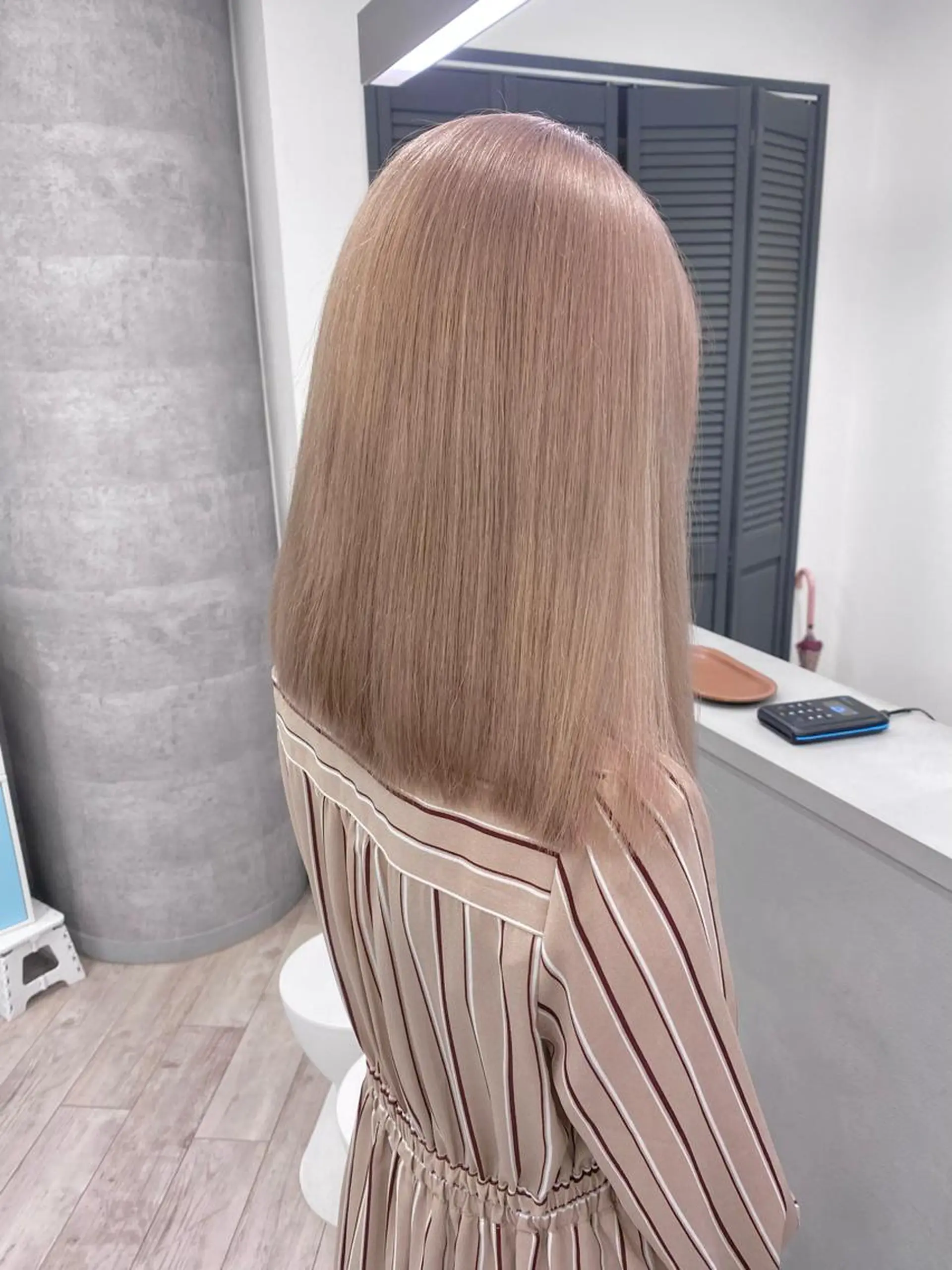 ミディアム カラー ヘアカラー ハイトーン特化サロン 🍑momo🍑のヘアスタイル