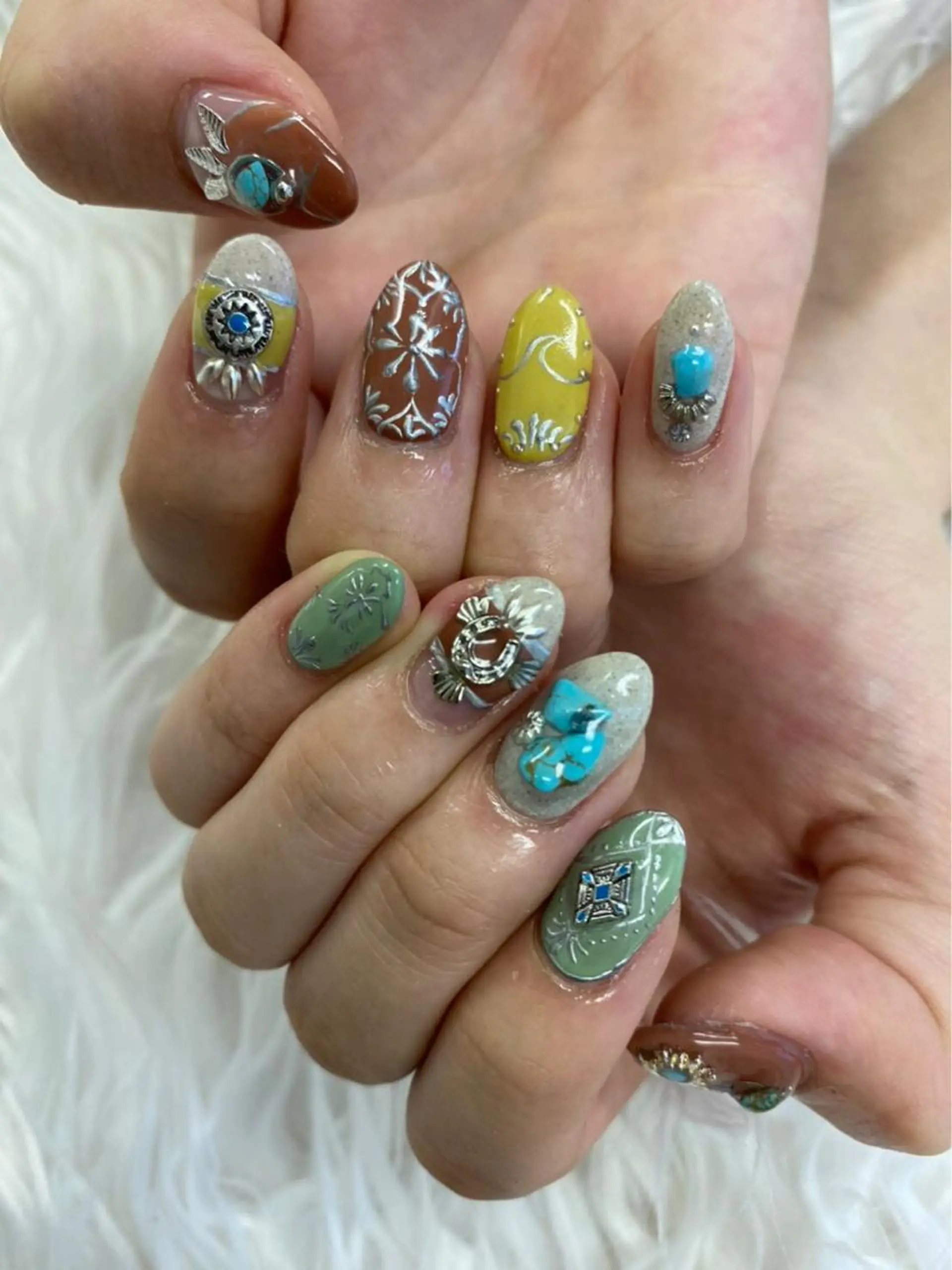 ネイル MADIA藤沢所属・MADIA MEGUのネイルデザイン