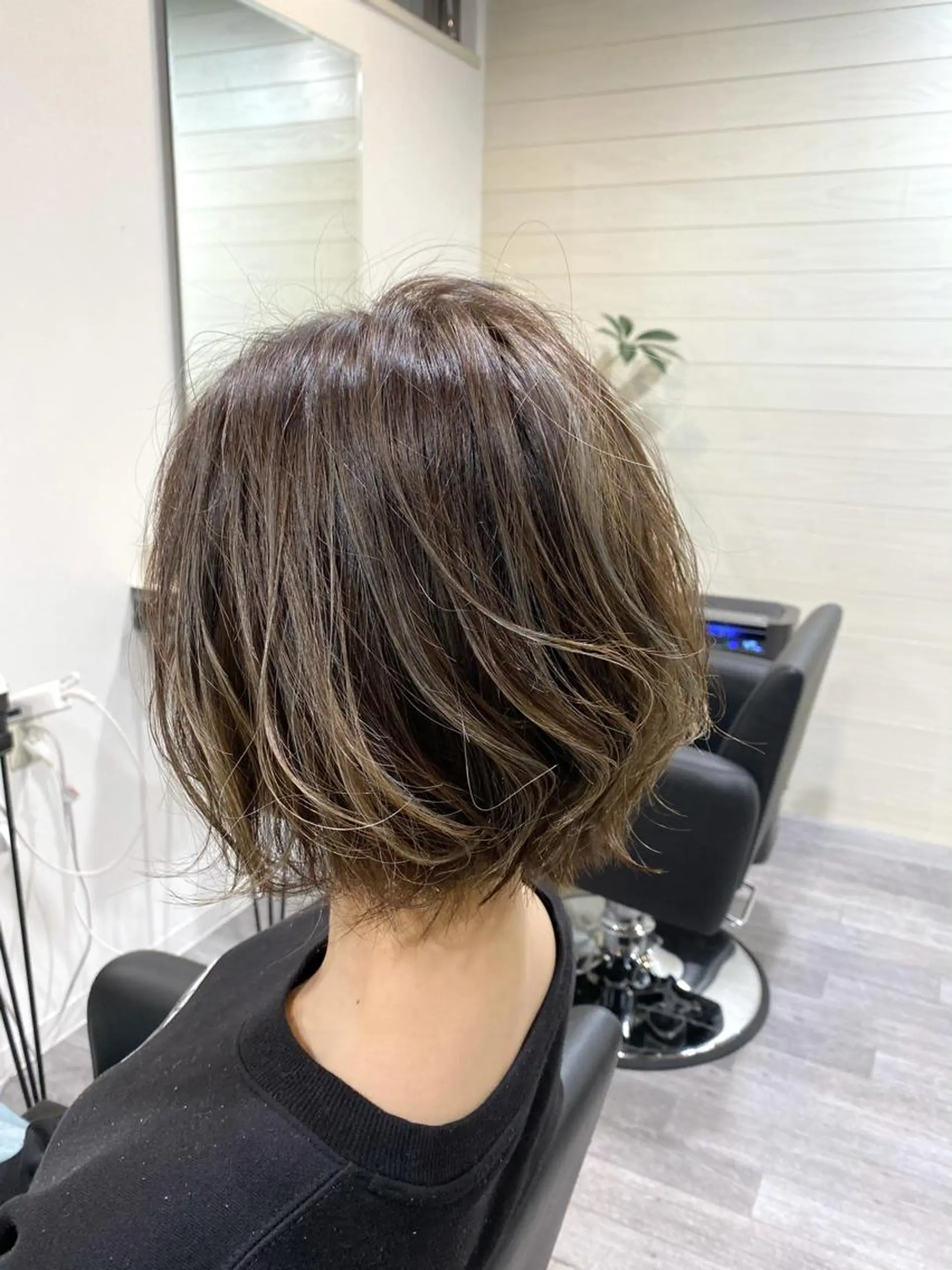 ショート カラー ハンサムショート アディクシーカラー バレイヤージュ ブリーチ ケアブリーチ ヘアカラー unpeu hair  二条所属・先着1名様限定 カット無料のヘアスタイル