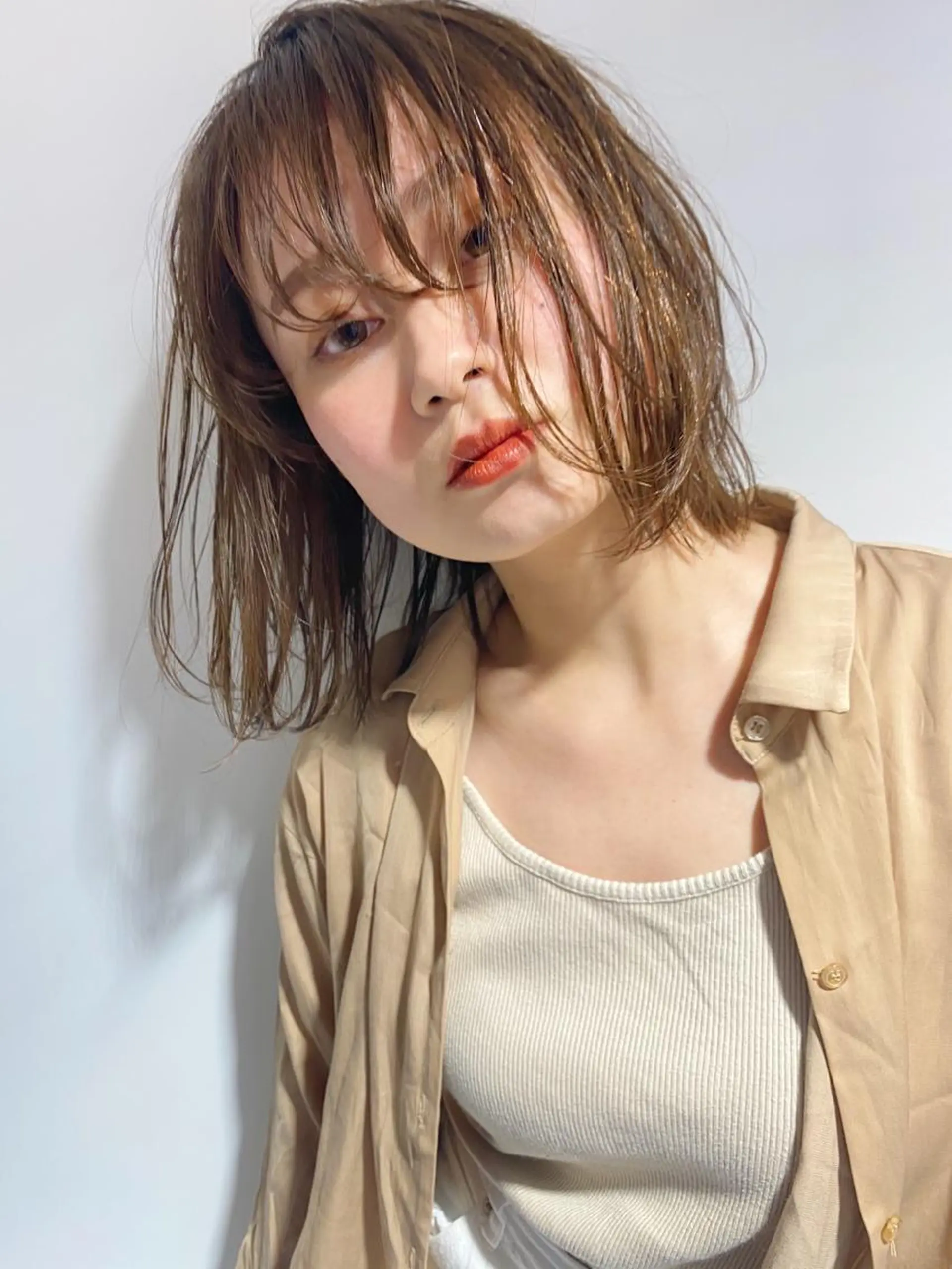 ミディアム カラー 内田 衣海のヘアスタイル