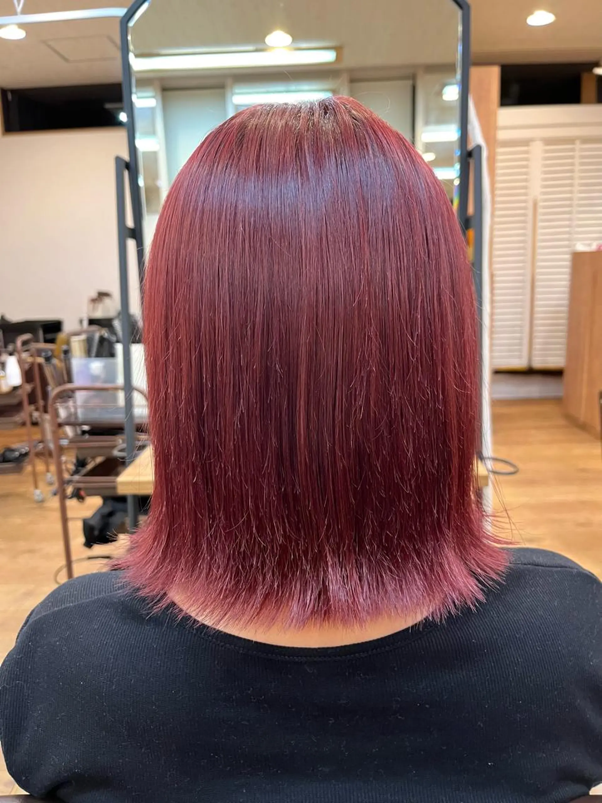 ショート カラー レッドカラー yuri🌼 N°＋uta*天王寺のヘアスタイル