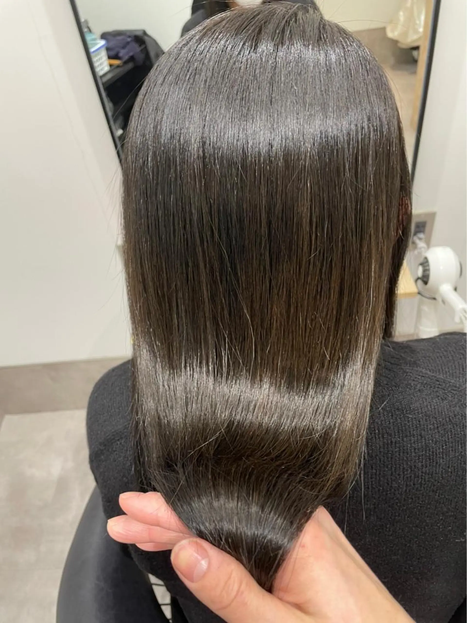 セミロング カラー 髪質改善・育髪サロンABELIA所属・大西 敦之のヘアスタイル