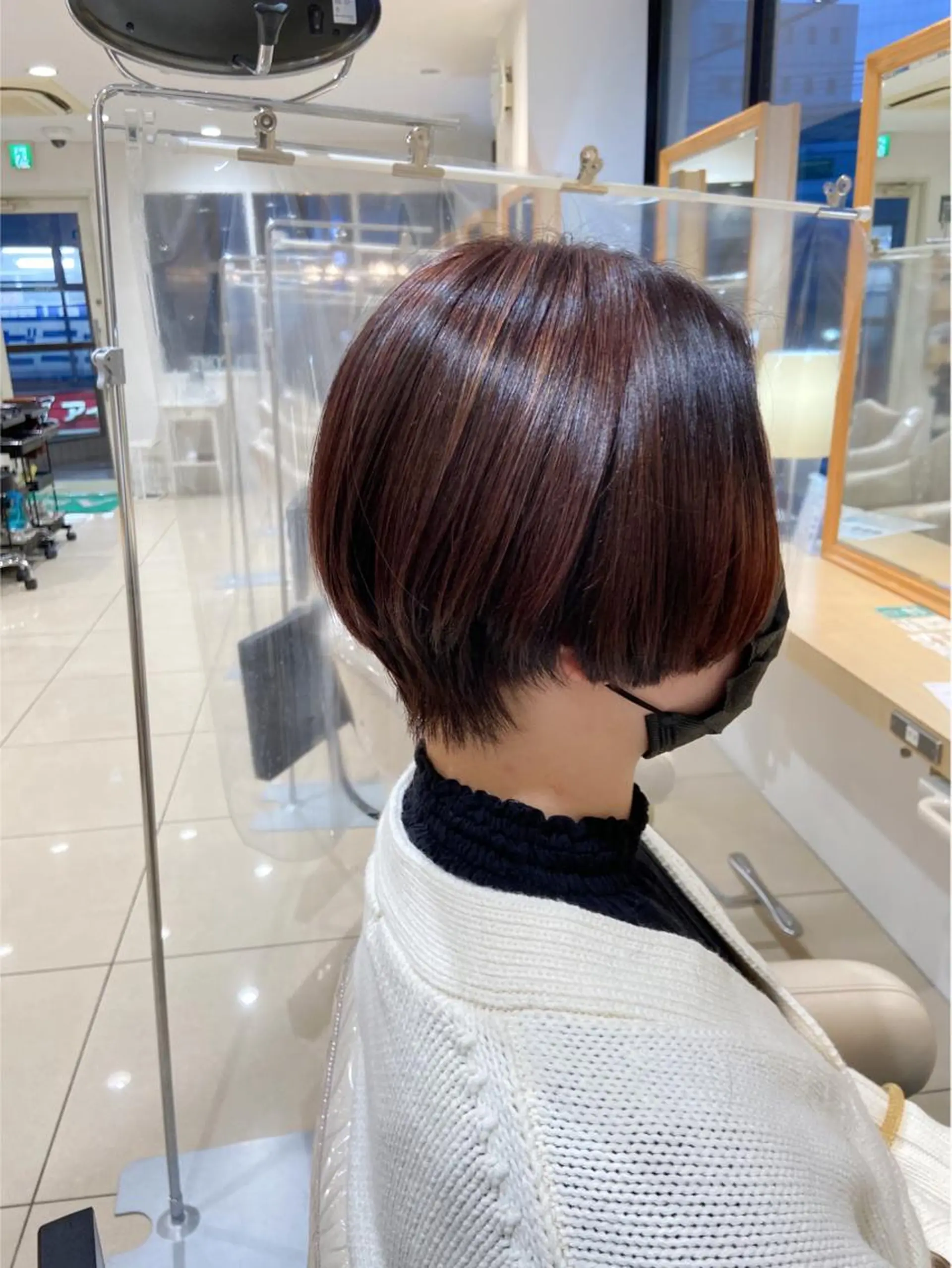 ショート ハンサムショート ハイライト ショートヘア 30代からの大人 ショートのヘアスタイル