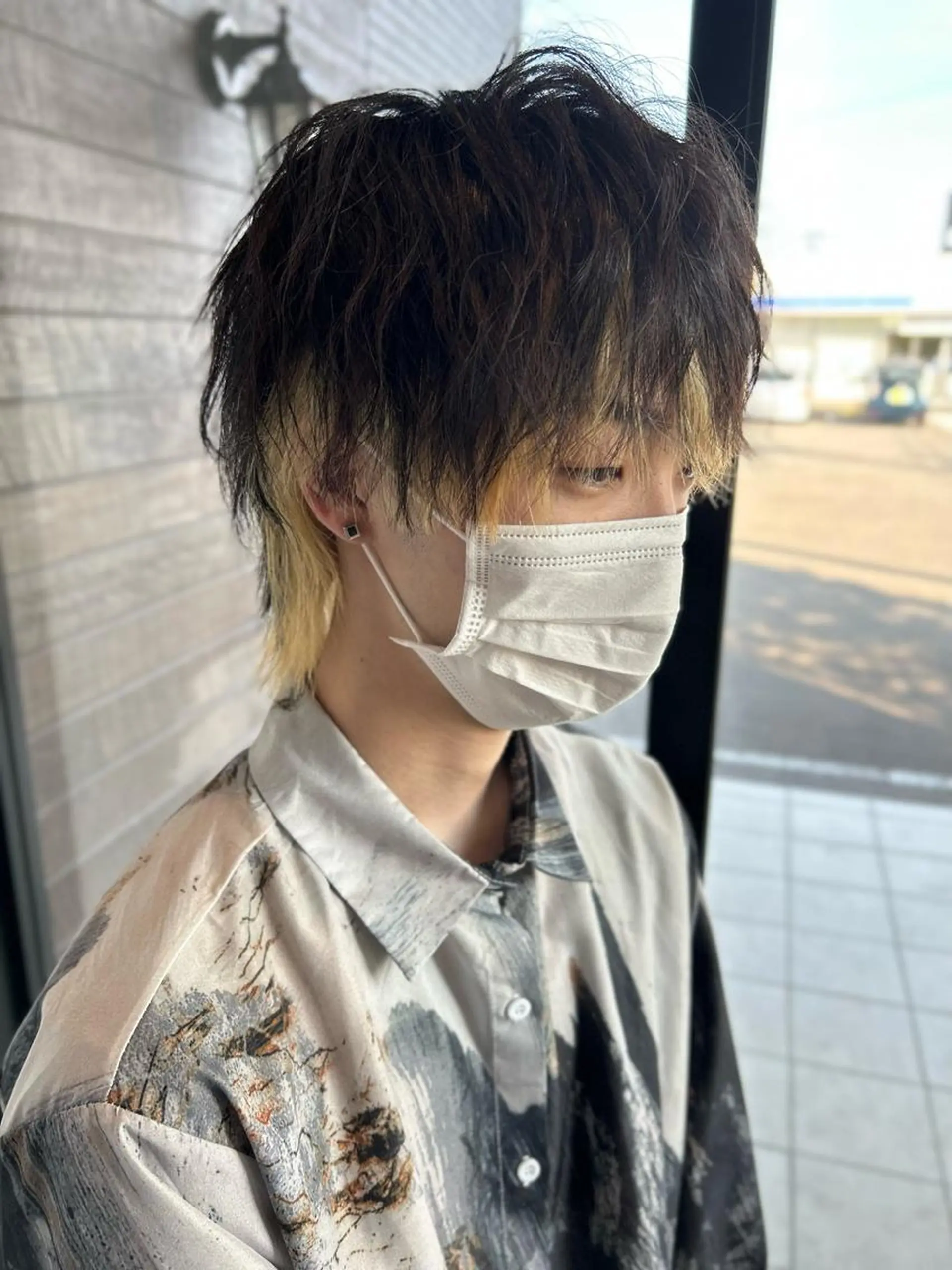 ミディアム カラー メンズ メンズウルフカット ウルフカット ヘアカラー earth 小林亮介 ブリーチ/ハイトーンのヘアスタイル