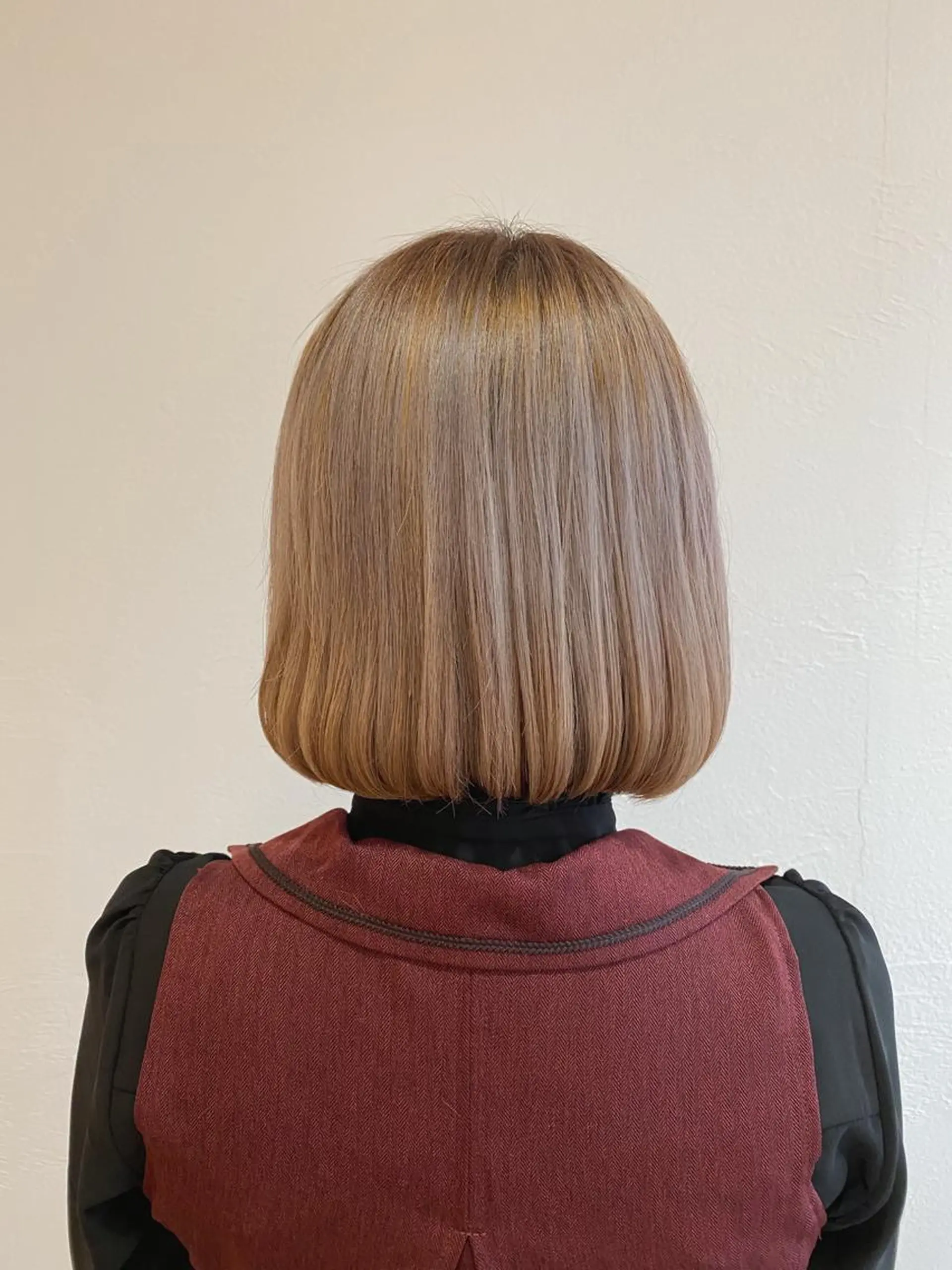 ショート カラー ベージュカラー ブリーチ 透明感カラー KINI所属・HIYOSHI　✂︎ 艶髪職人のヘアスタイル