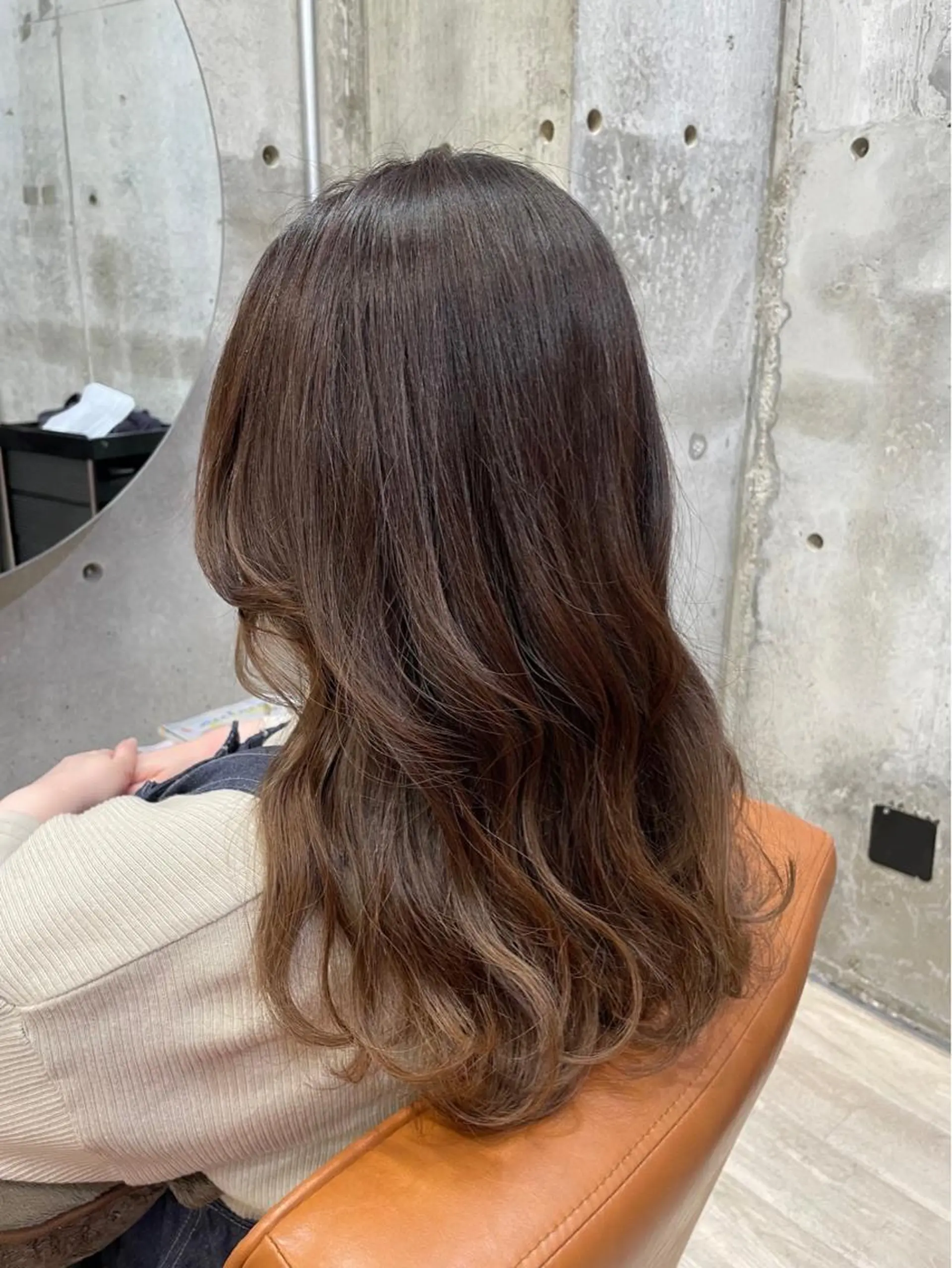 ロング カラー 透明感カラー ハイライトカラー ハイトーンカラー インナーカラー ボブ ヘアカラー トリートメント Kozy  hair design所属・東 史夏のヘアスタイル