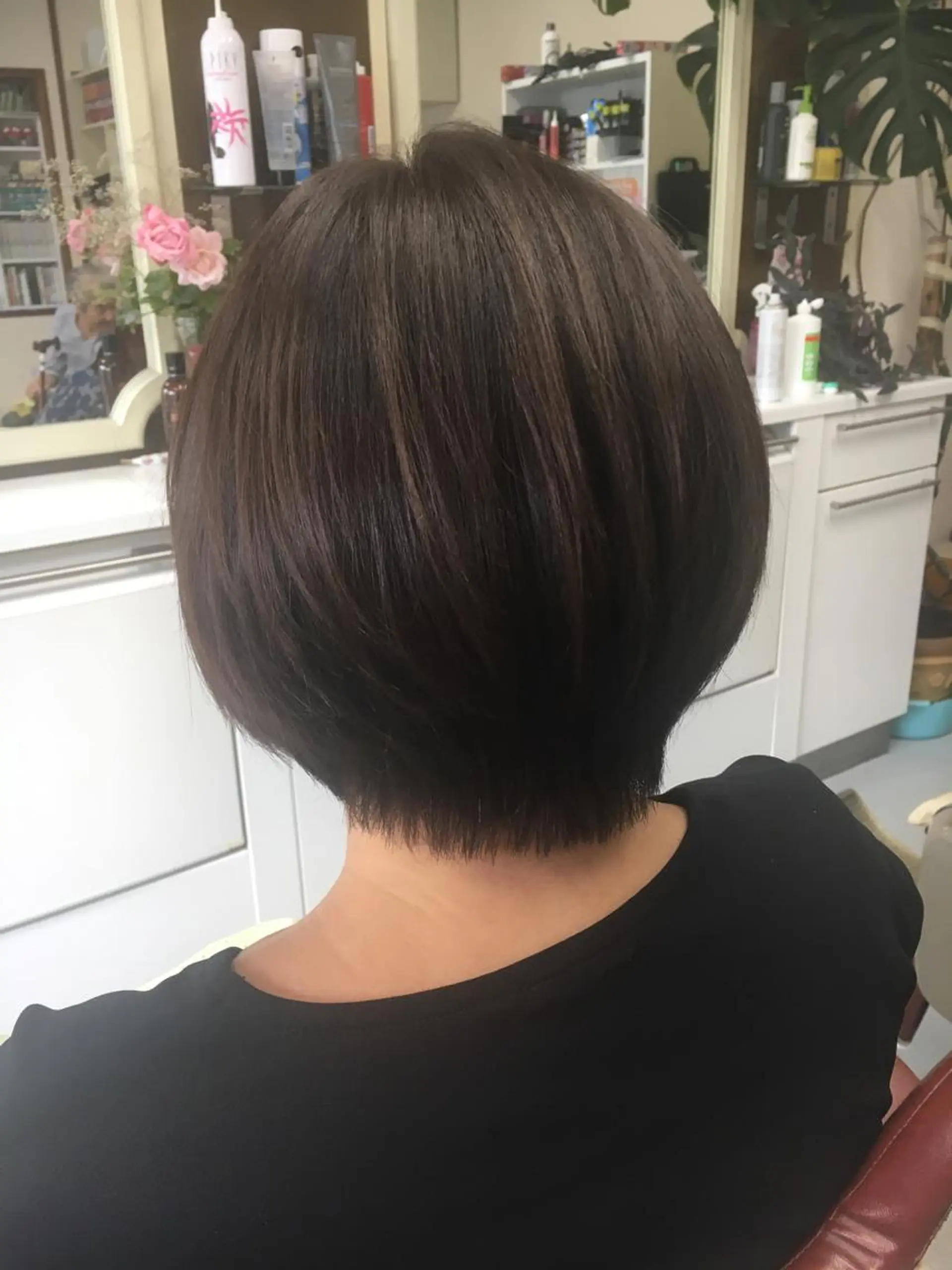 ショート カラー ストウ ナナエのヘアスタイル