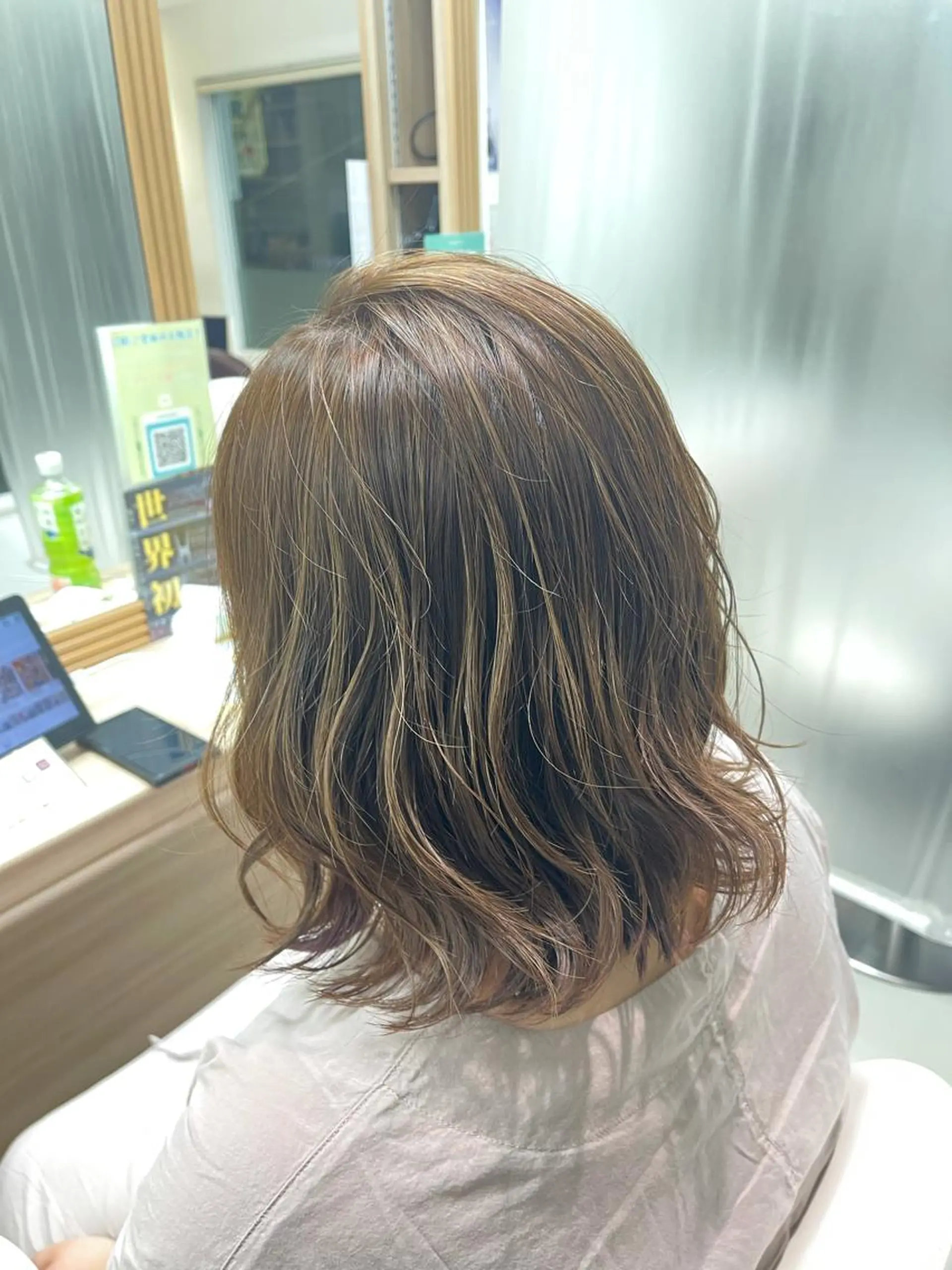 ミディアム 🌹藤原 亜美🌹のヘアスタイル
