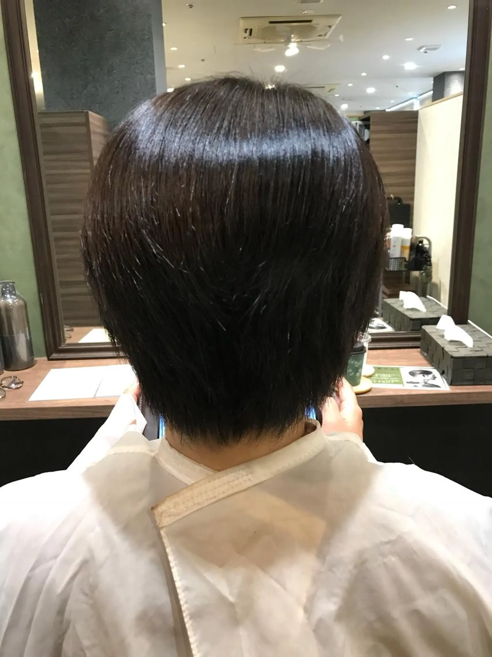 ショート カラー アッシュ オリーブアッシュ 中嶋 ナカジマのヘアスタイル