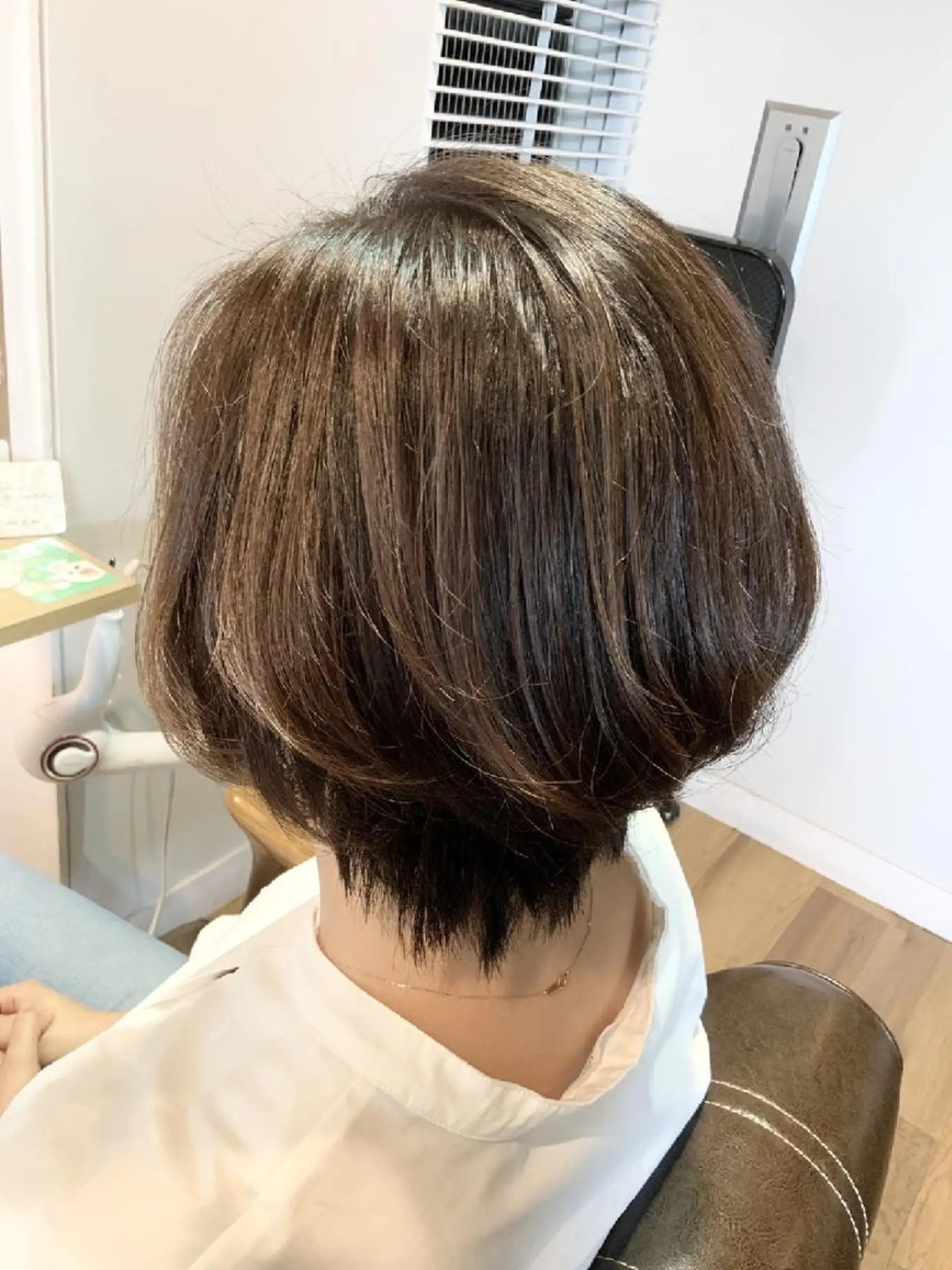 カラー グレージュ ハイライトカラー ヘアカラー トリートメント 堀 望美のヘアスタイル