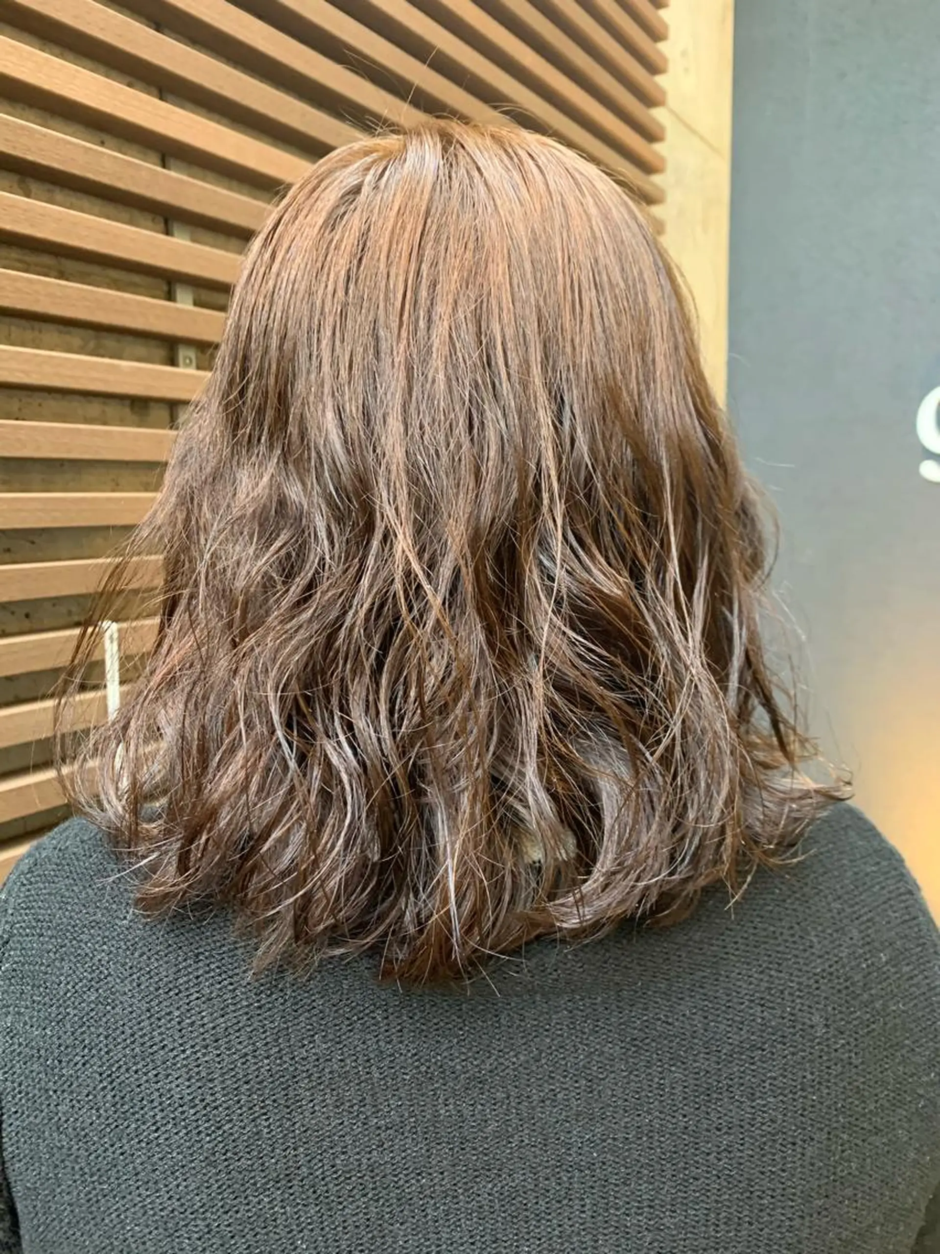 セミロング パーマ セミロングパーマ glow所属・嶋田 遥奈のマツエク・マツパデザイン