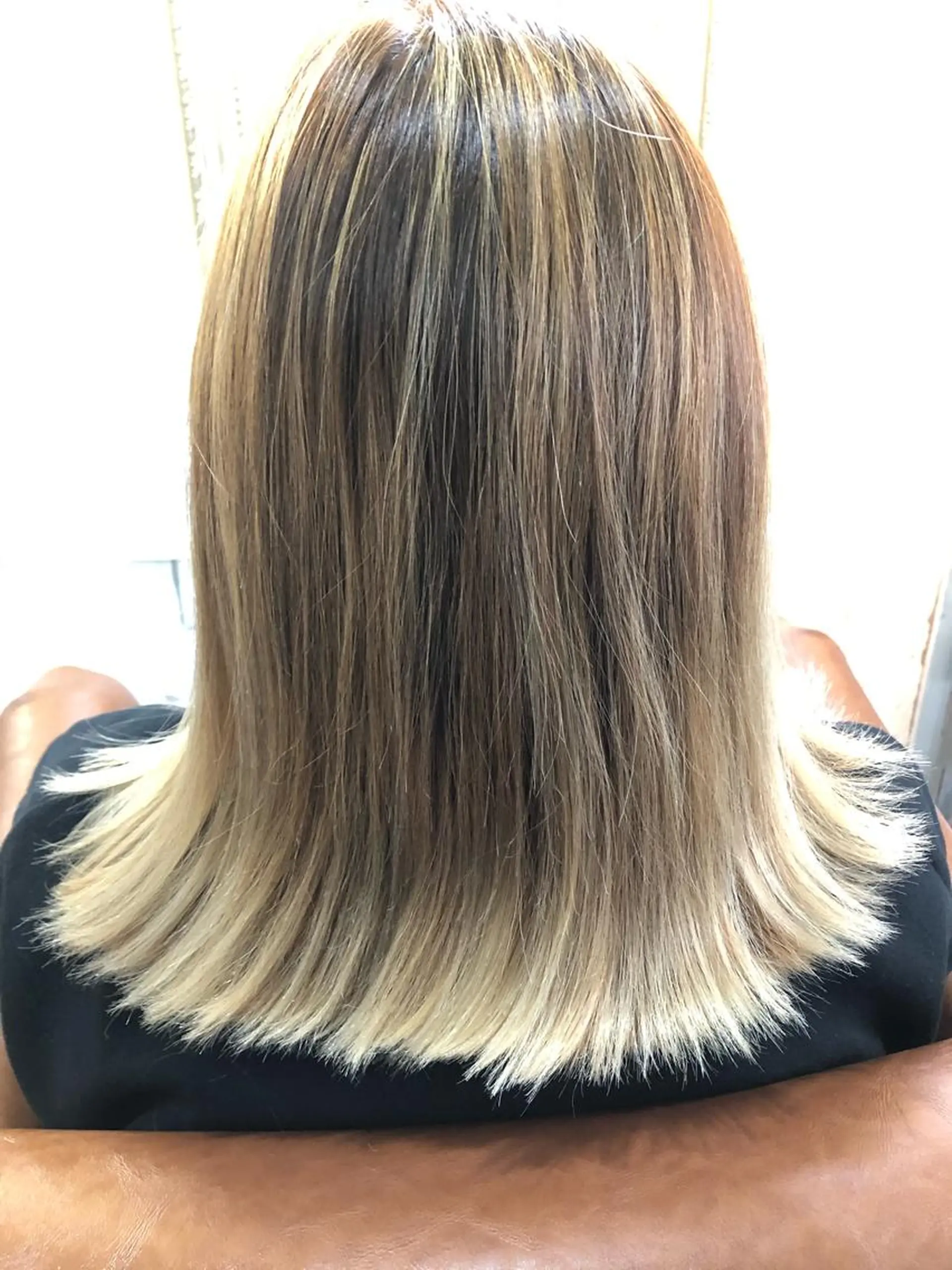 セミロング ヘアカラー トリートメント 🐆アンドウ チカコ🦓のヘアスタイル
