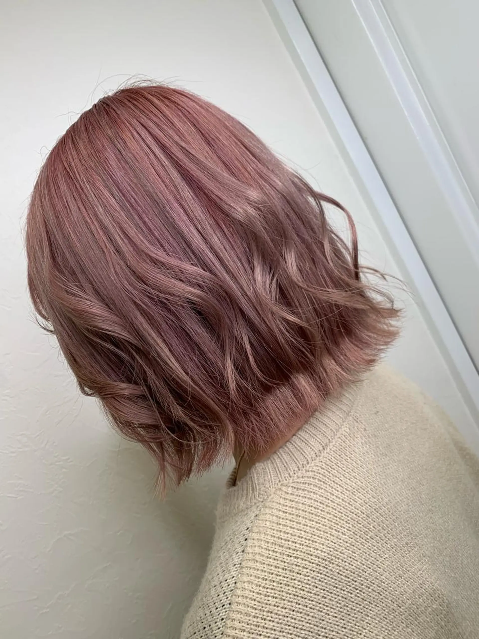 ミディアム 上山 菜緒のヘアスタイル