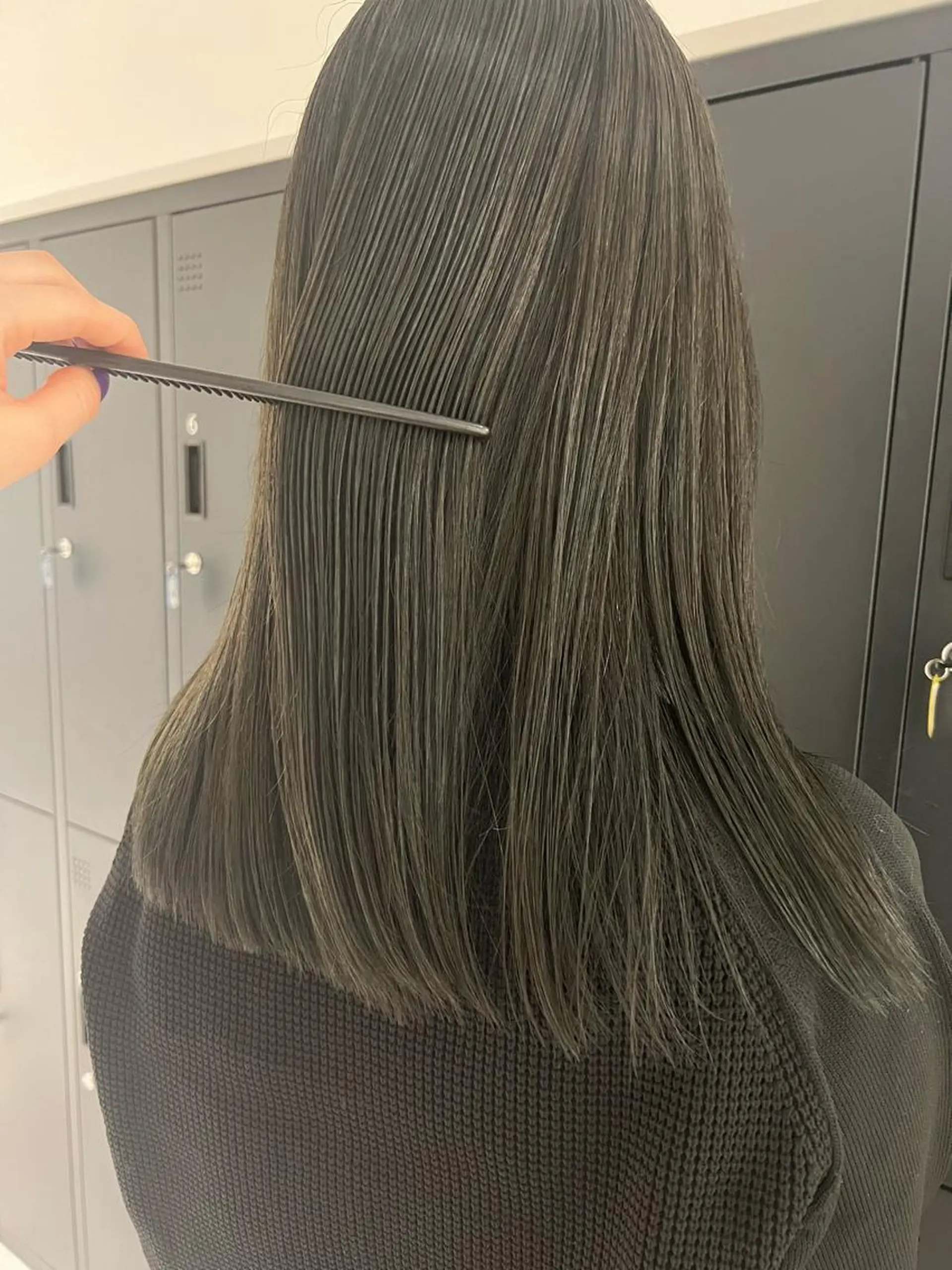 ミディアム カラー ヘアアレンジ グレージュ オリーブグレージュ オリーブグレー カット 縮毛矯正 トリートメント 暗髪カラー🫐パーマ おくだりんかのヘアスタイル