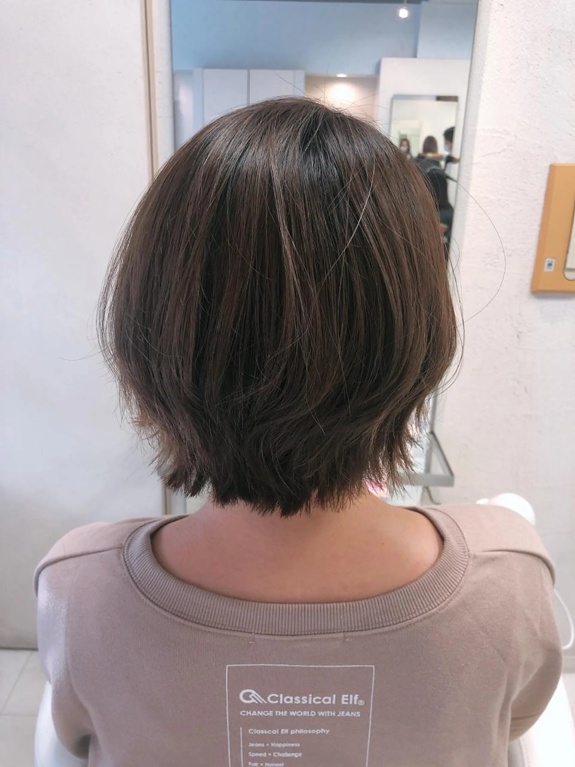 ショート アッシュ アッシュグレー カット 縮毛矯正 阿部 美咲のヘアスタイル