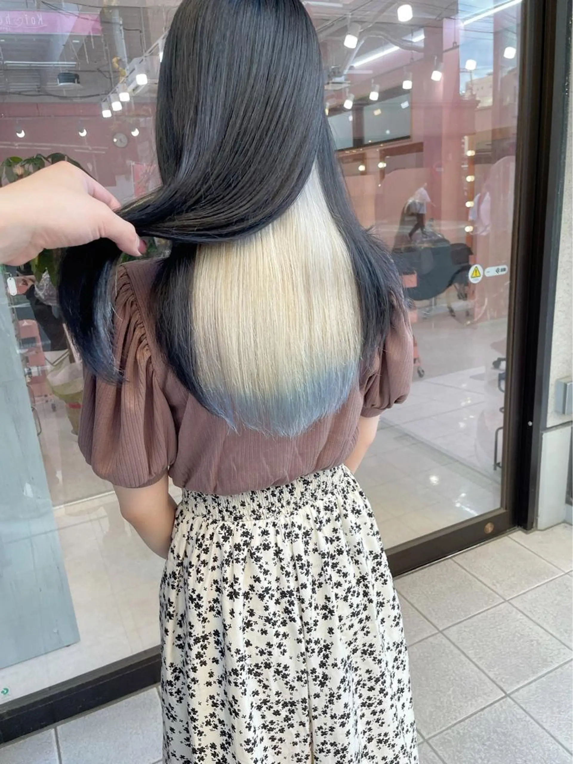 ロング カラー パーマ ヘアアレンジ メンズ キッズ ネイル マツエク・マツパ アイブロウ 黒髪 ブロンド ブルーカラー ブルー ハイトーンNo.1 👩🏼NaGiSaのヘアスタイル