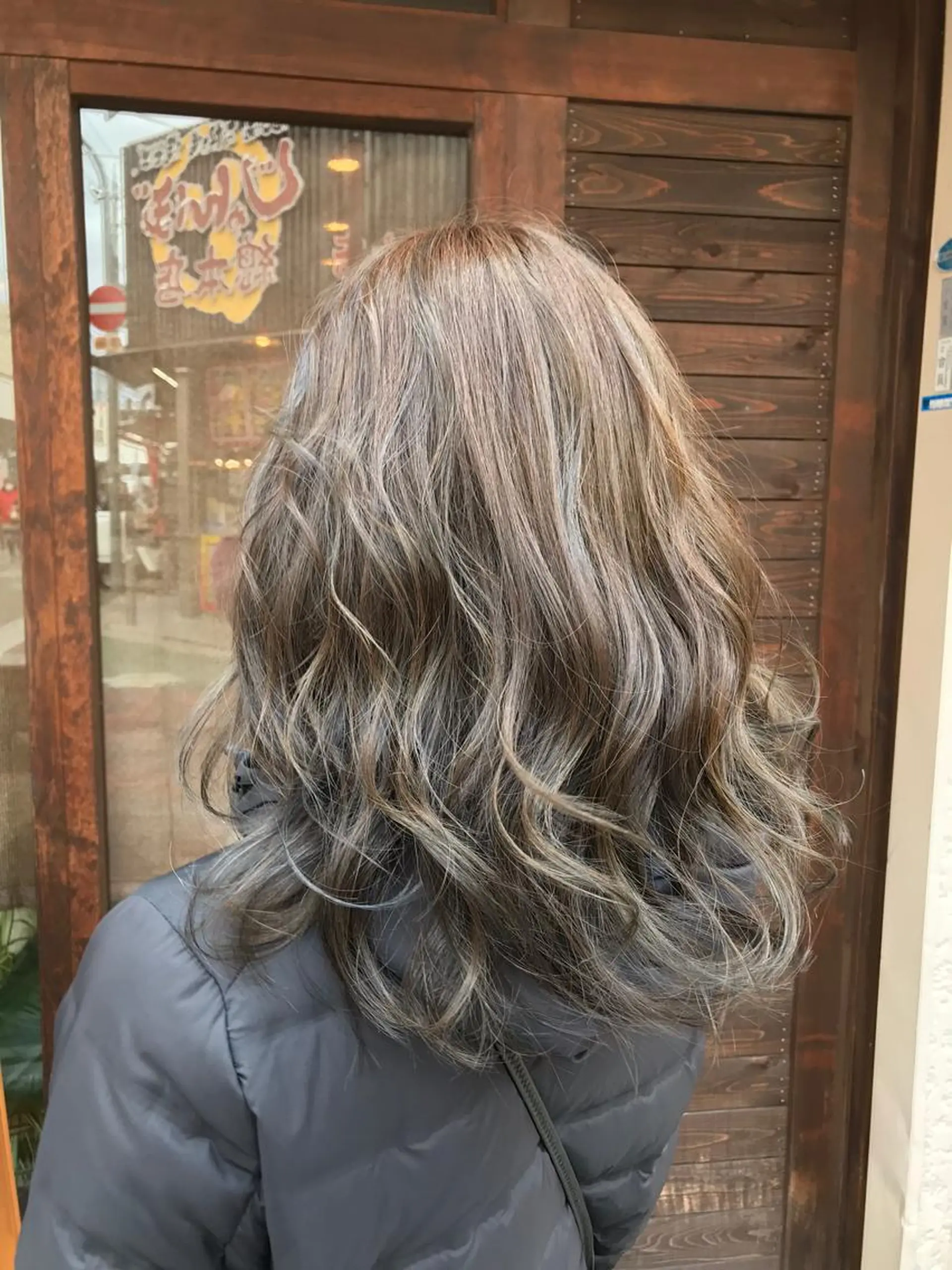 セミロング カラー TRUCK トラックのヘアスタイル