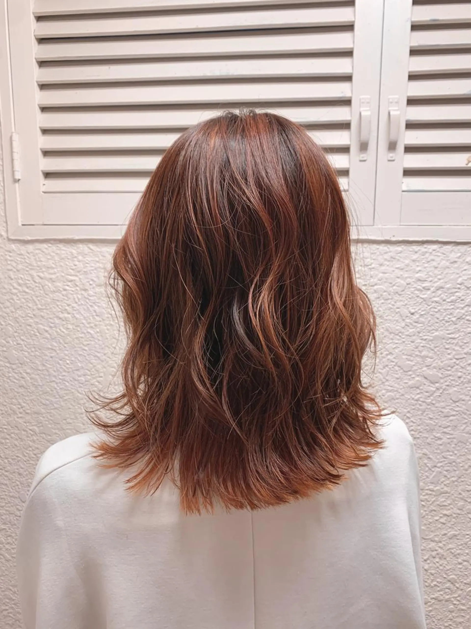 パーマ カラー セミロング 嶋村夏実🌼レイヤー 🌸白髪ぼかしのヘアスタイル