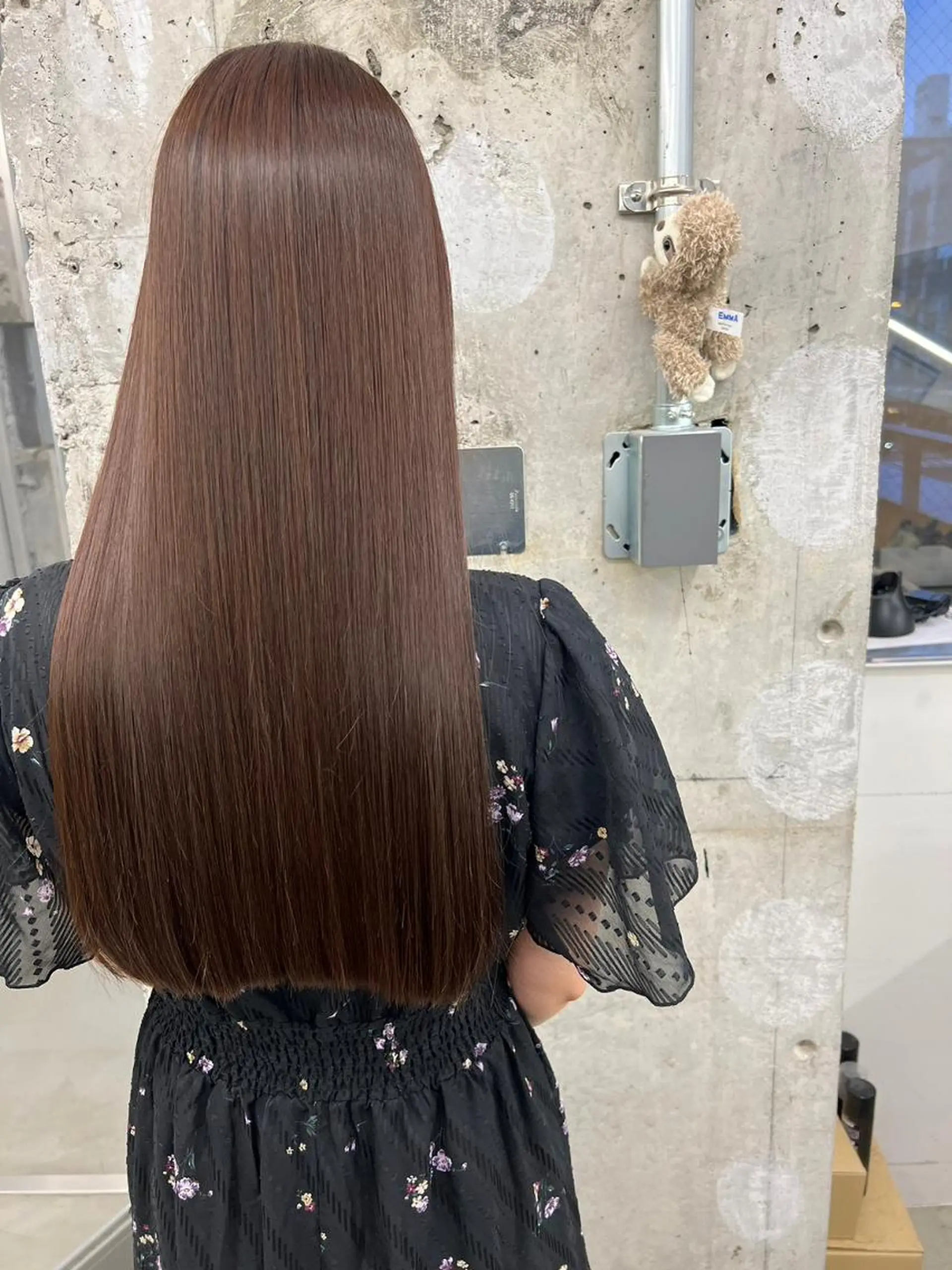 ミディアム カラー パーマ ヘアアレンジ ミディアムパーマ ベージュカラー ブリーチ ケアカラー イヤリングカラー カット ヘアカラー トリートメント ヘアケア特化型サロン newi 京橋のヘアスタイル