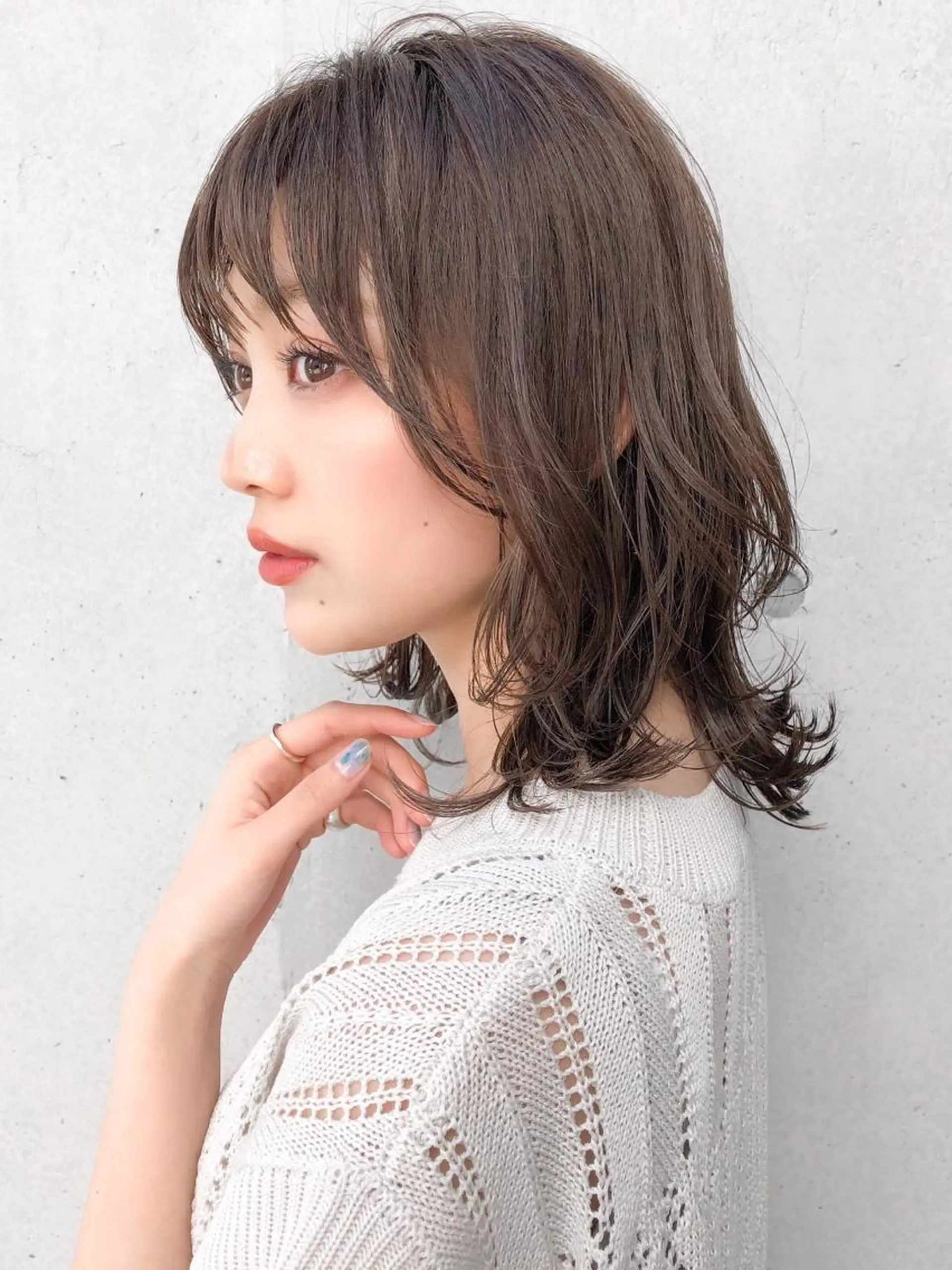 ミディアム カラー くびれヘア 佐藤 侑哉のヘアスタイル