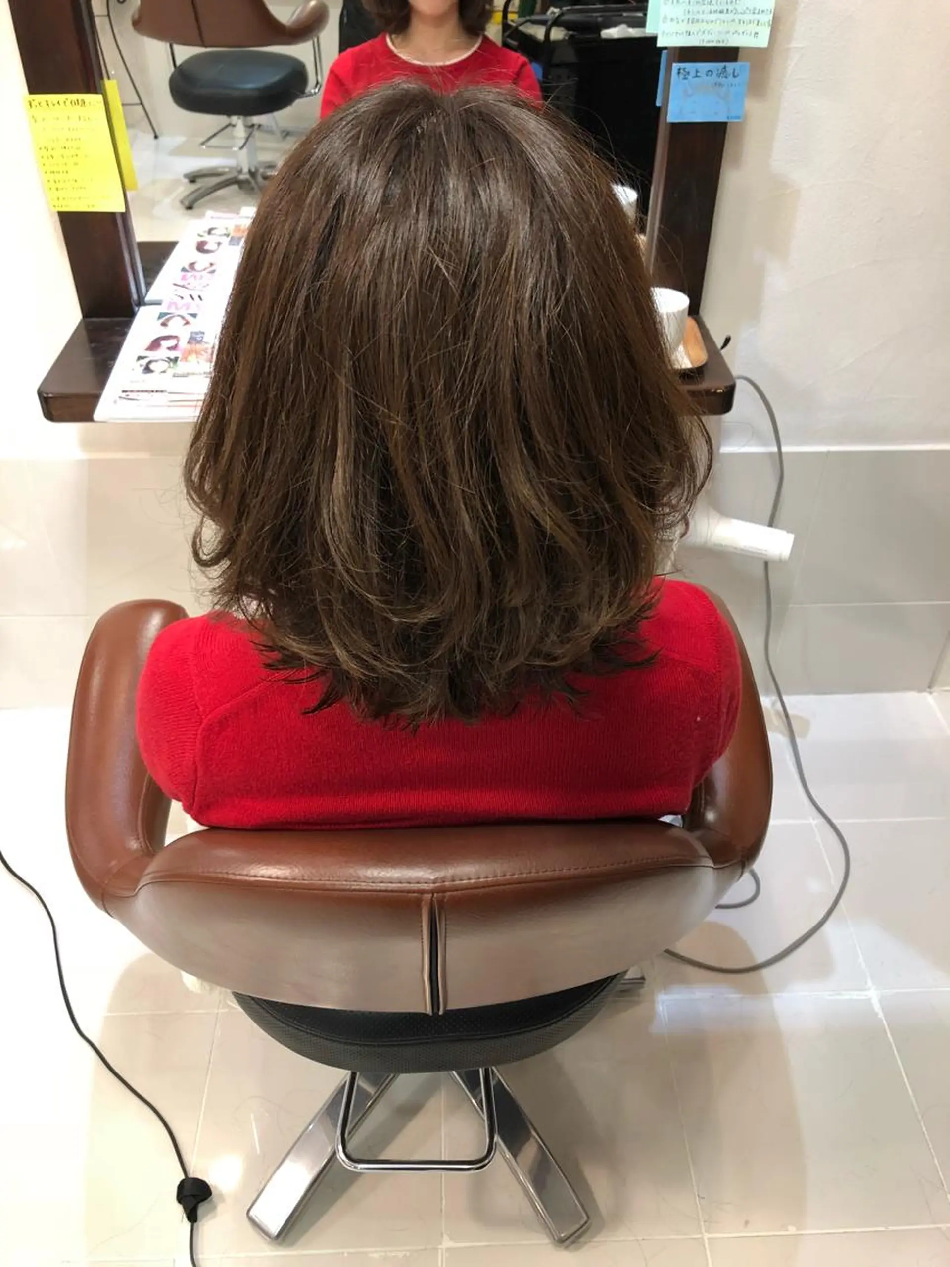ミディアム カラー アッシュ ベージュカラー カット ヘアカラー トリートメント N°+aero 🦔近藤　のぞみ🦔のヘアスタイル