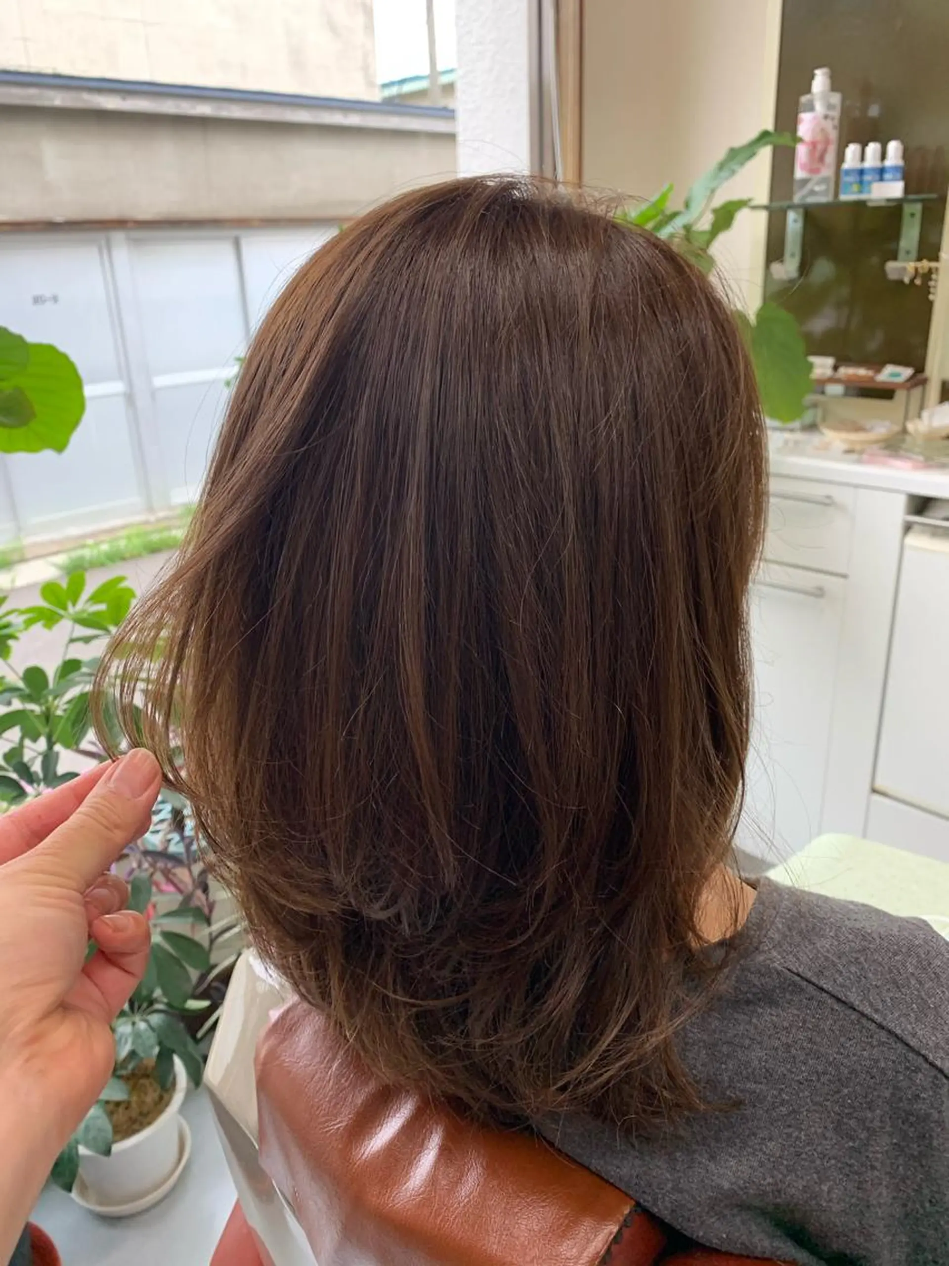 セミロング カラー カット ヘアカラー トリートメント ストウ ナナエのヘアスタイル