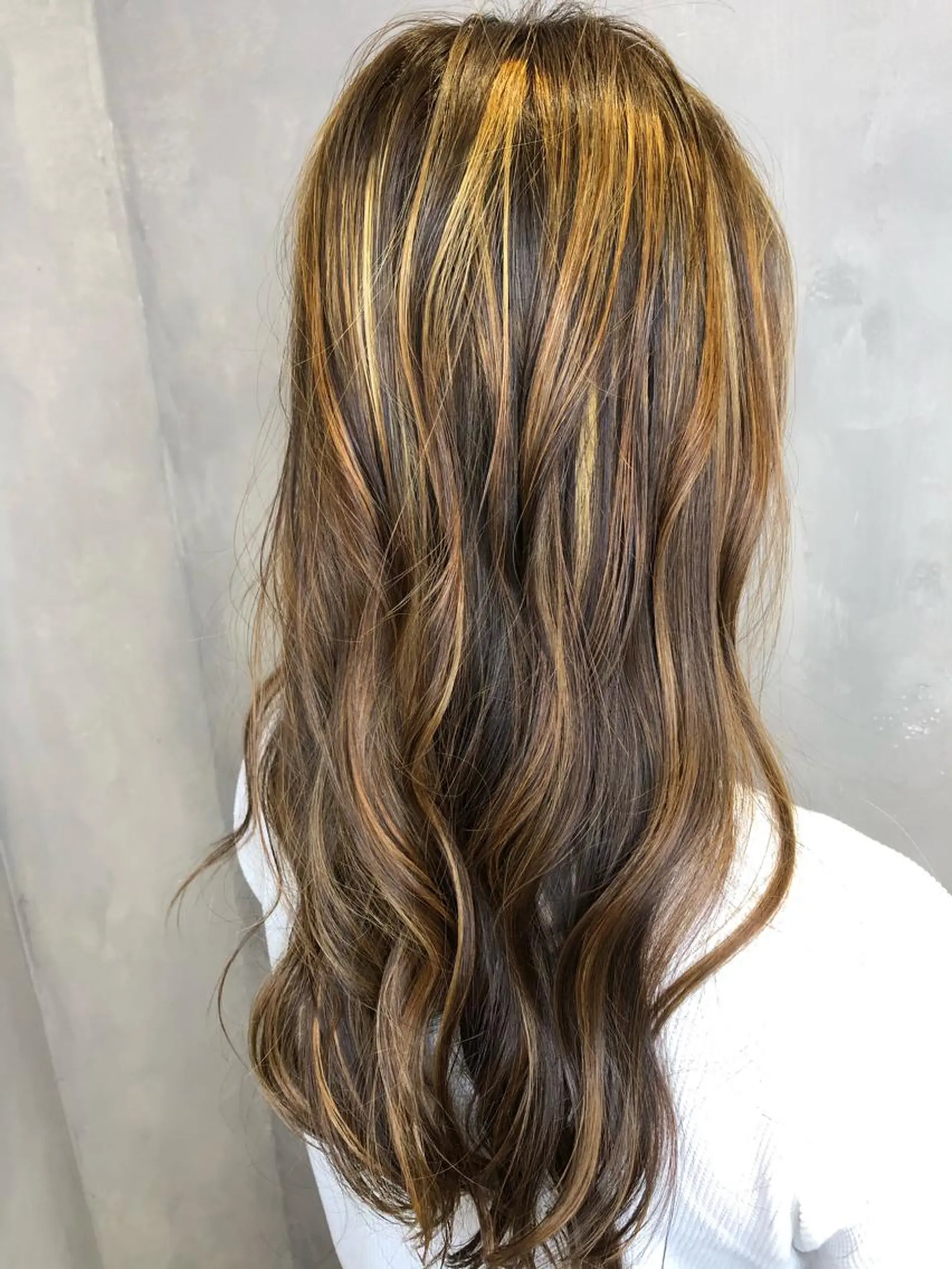 ロング カラー ハイダメージ毛 縮毛矯正のヘアスタイル