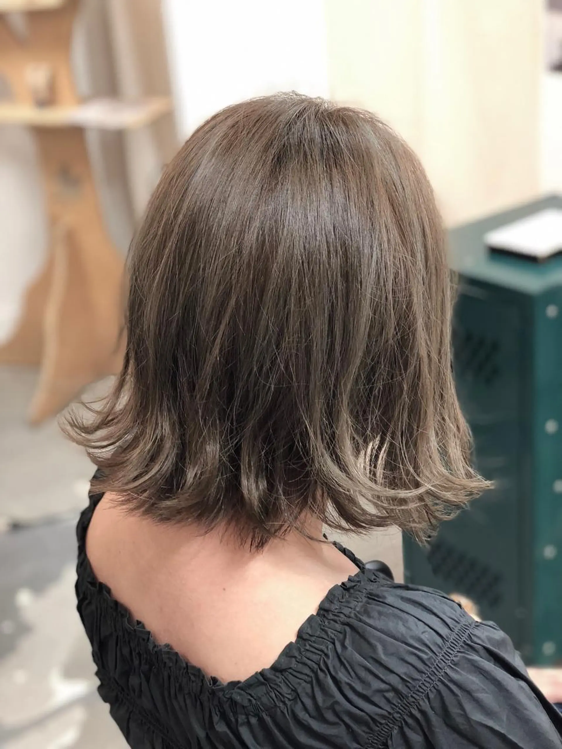 ミディアム カラー グレージュ ハイライトカラー イルミナカラー ハイライト カット ヘアカラー トリートメント 髪質改善　ナカゾノ タケシのヘアスタイル