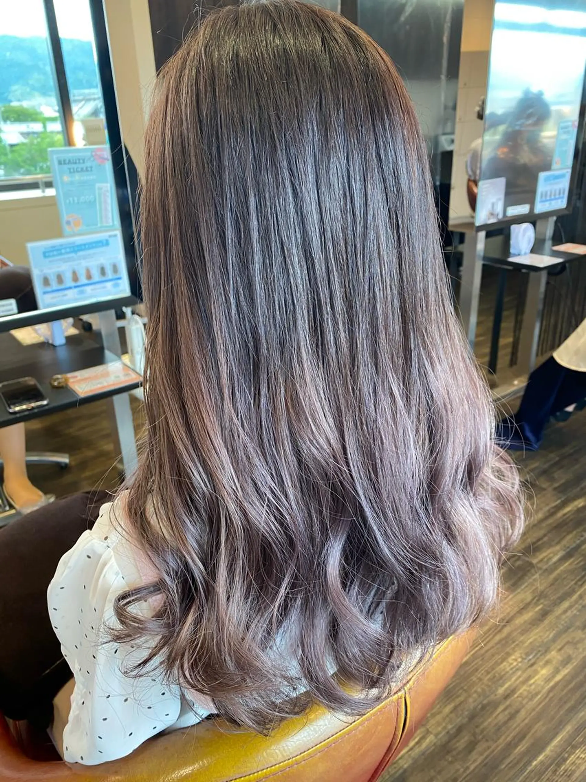 ロング パープルカラー 西本 夏美のヘアスタイル