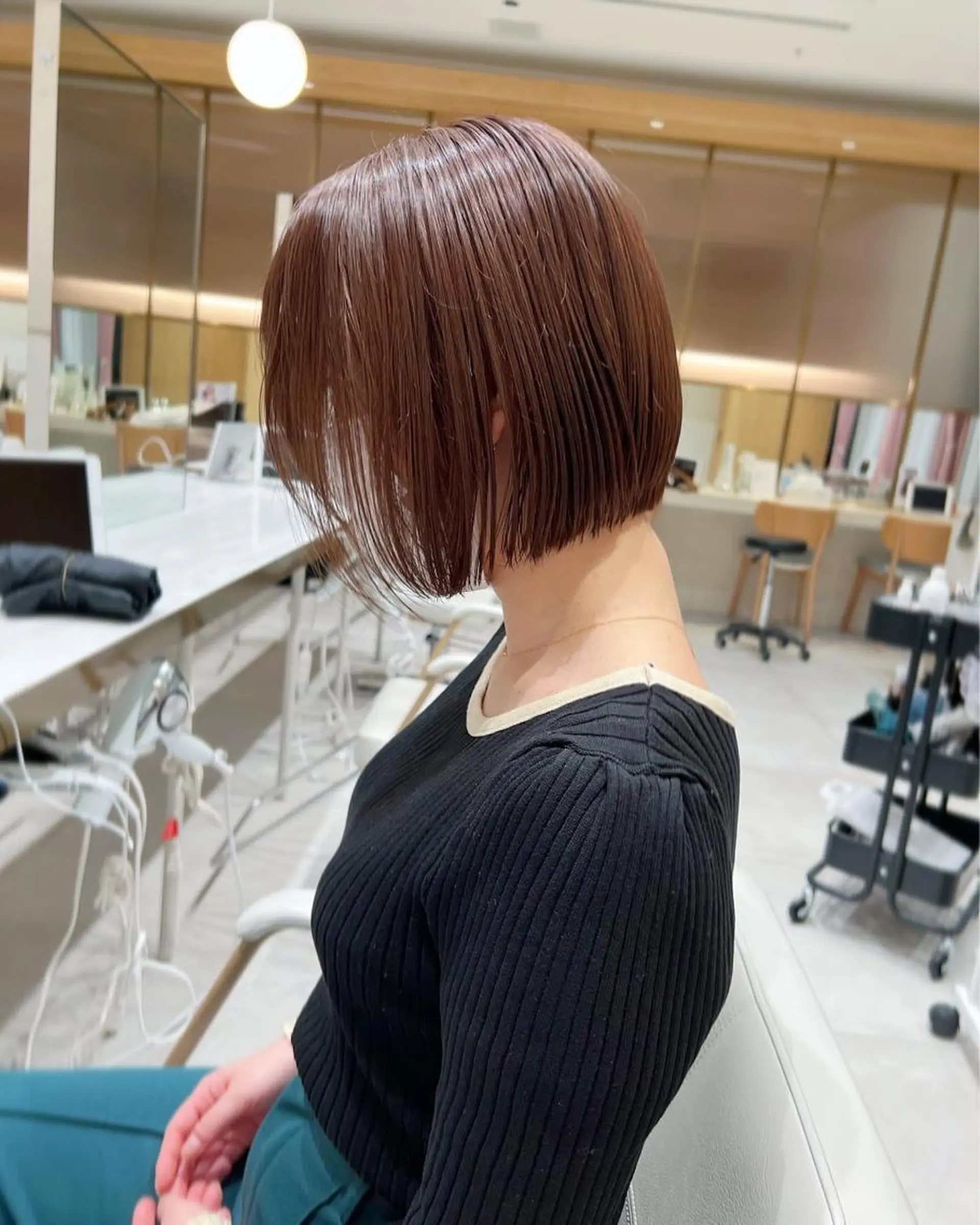 ショート カラー ベージュカラー ブラウンカラー ボブ カット ヘアカラー トリートメント レイヤー専門家 ダブルカラー修のヘアスタイル